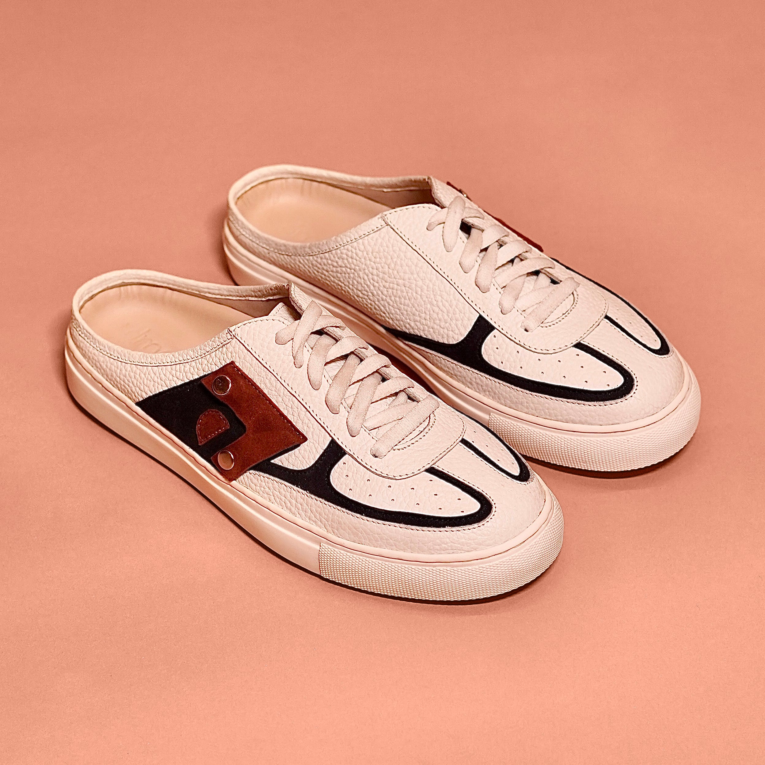 Freddo Bianco | White leather mules with pocket