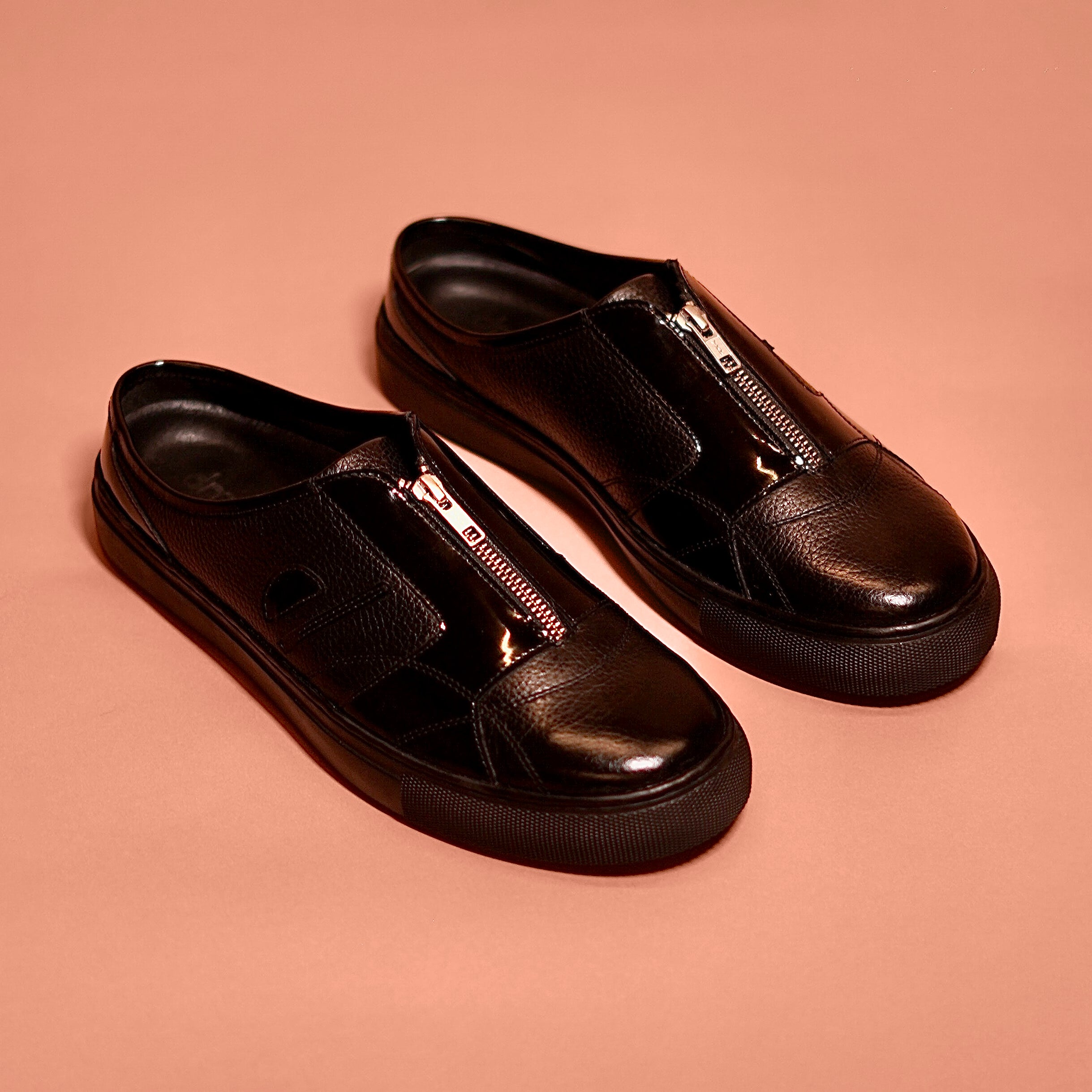 Freddo Lustro | Black leather sneaker mule