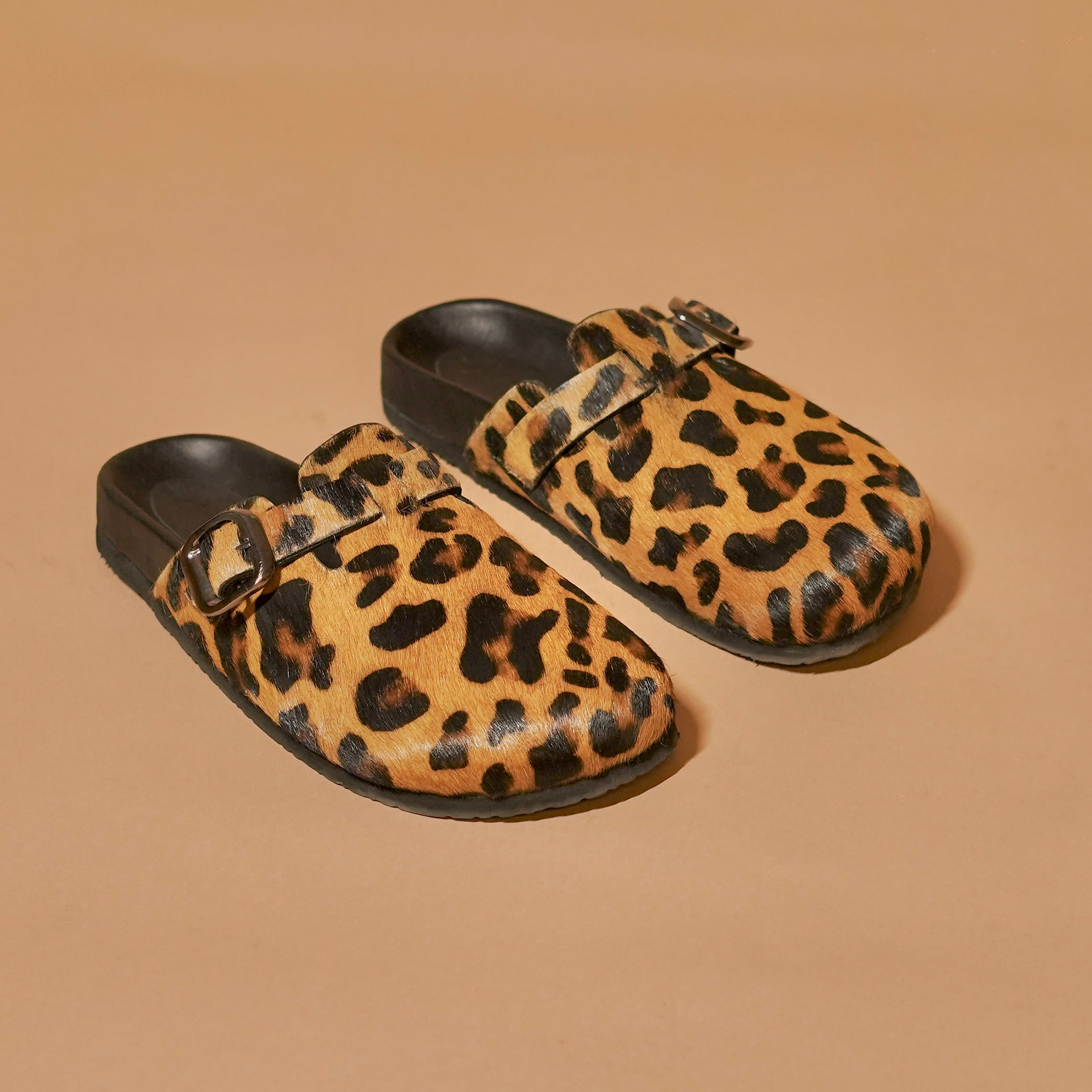 Leopard hair-on clogs for men