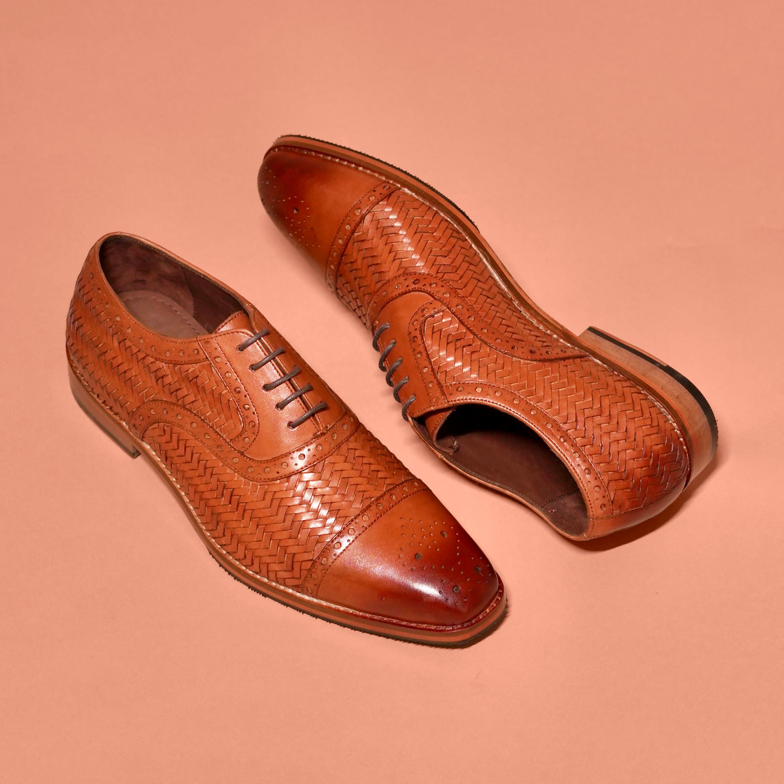 Capto Tesso Bruno | Tan dual-toned woven leather Oxfords