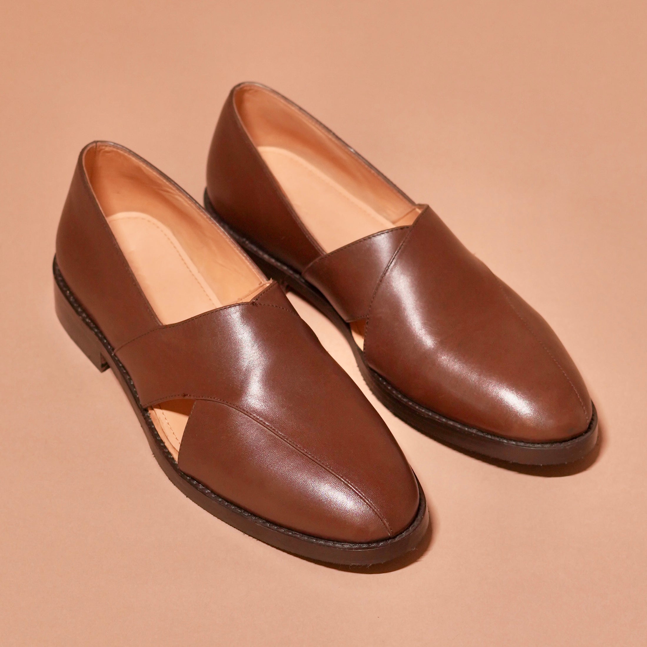 Pesha Scarpo Marrone styled with ethnic and Indo-western attire