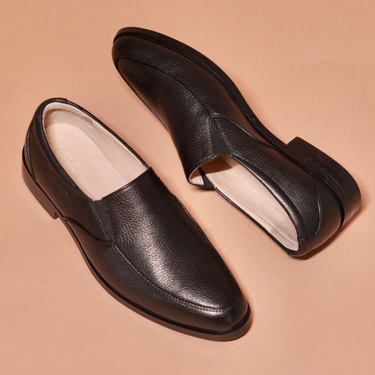 Motivo Lavaro styled with formal trousers for a polished office look