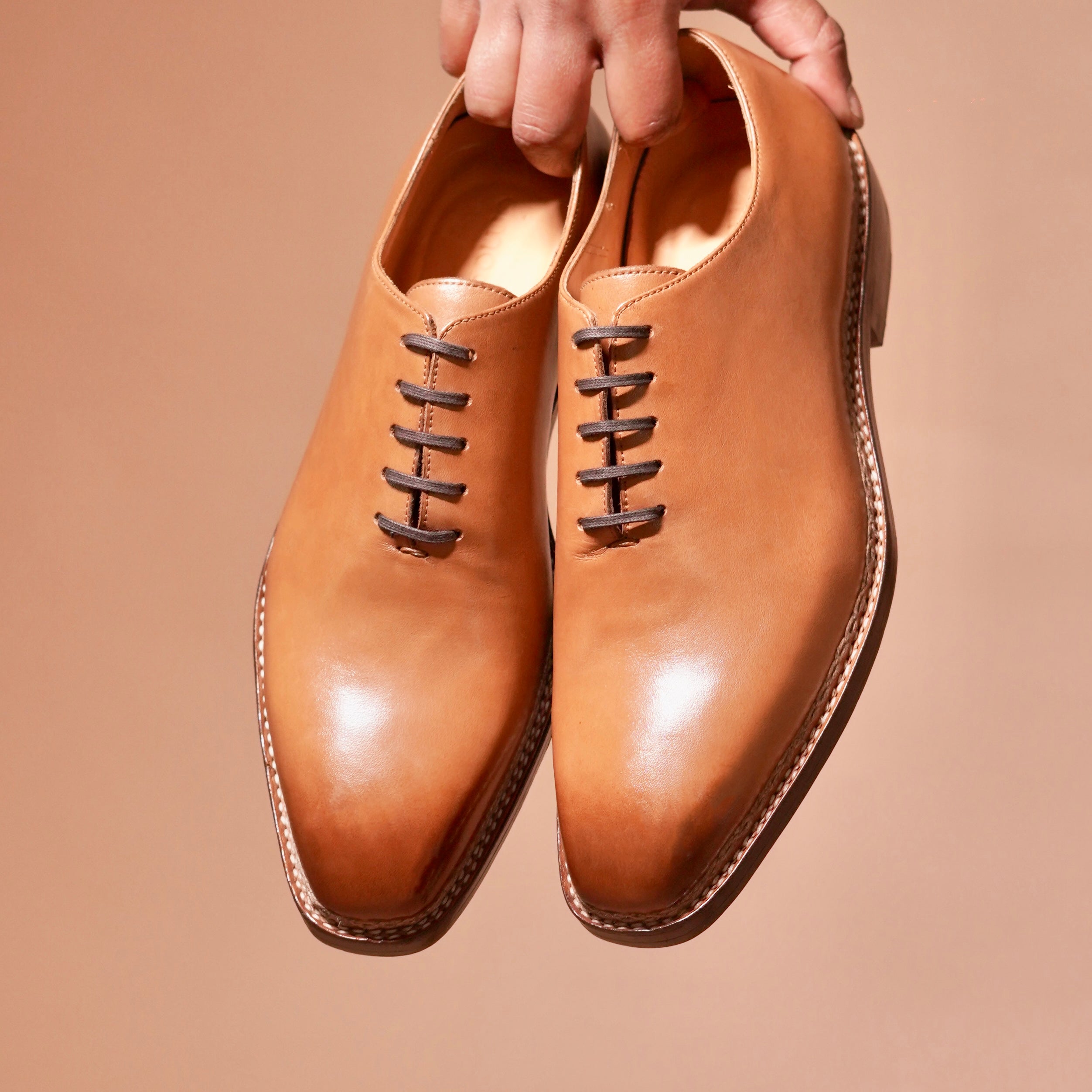 Top view of Bruno Cuccito highlighting square toe and minimal bump