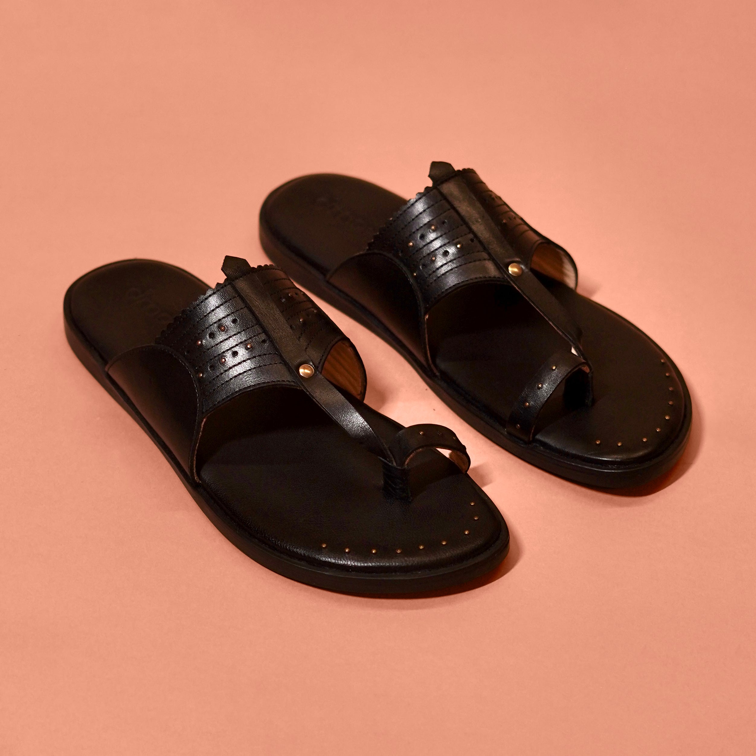 Pella Nera Rivio – Black Leather Chappals for Men