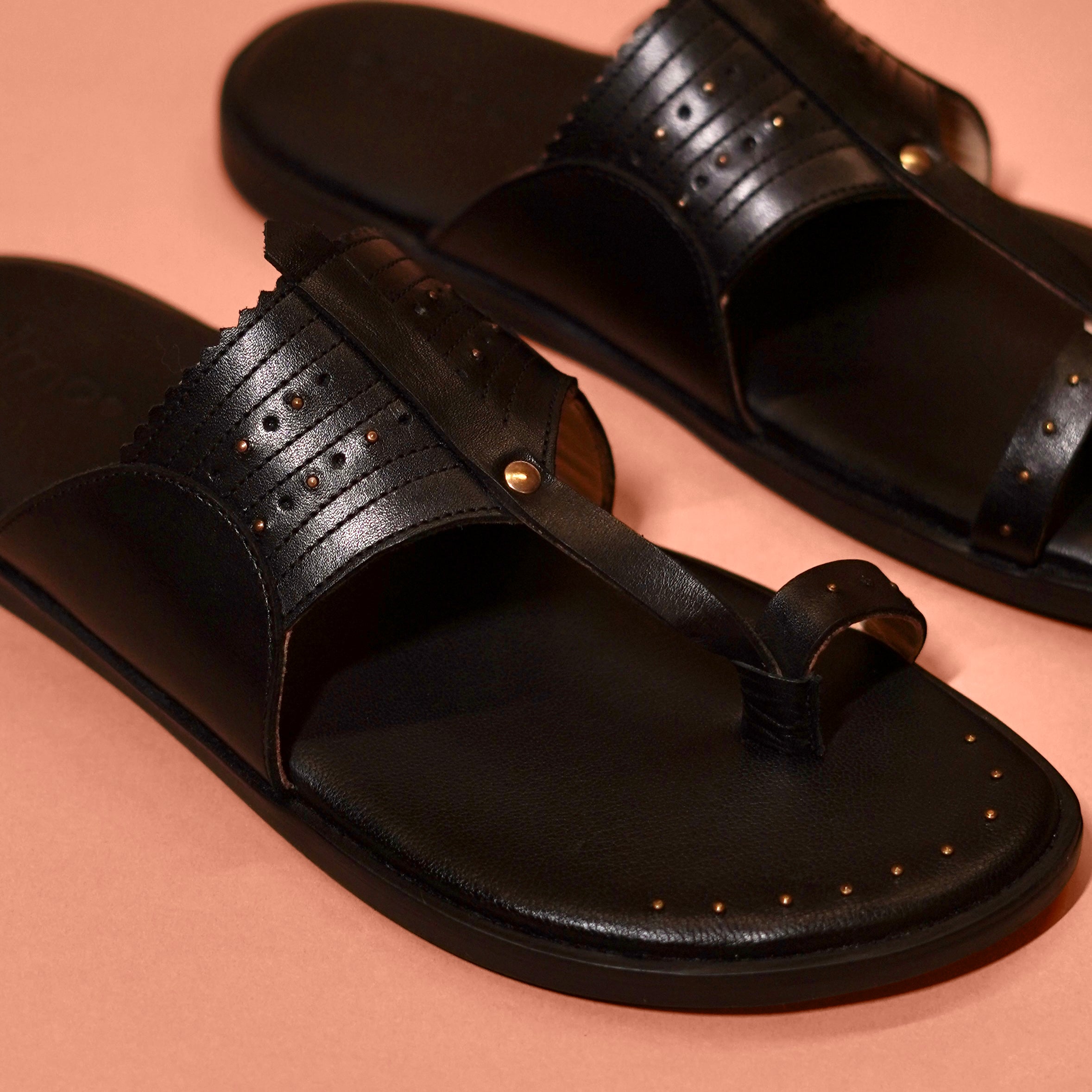 Pella Nera Rivio – Black Leather Chappals for Men