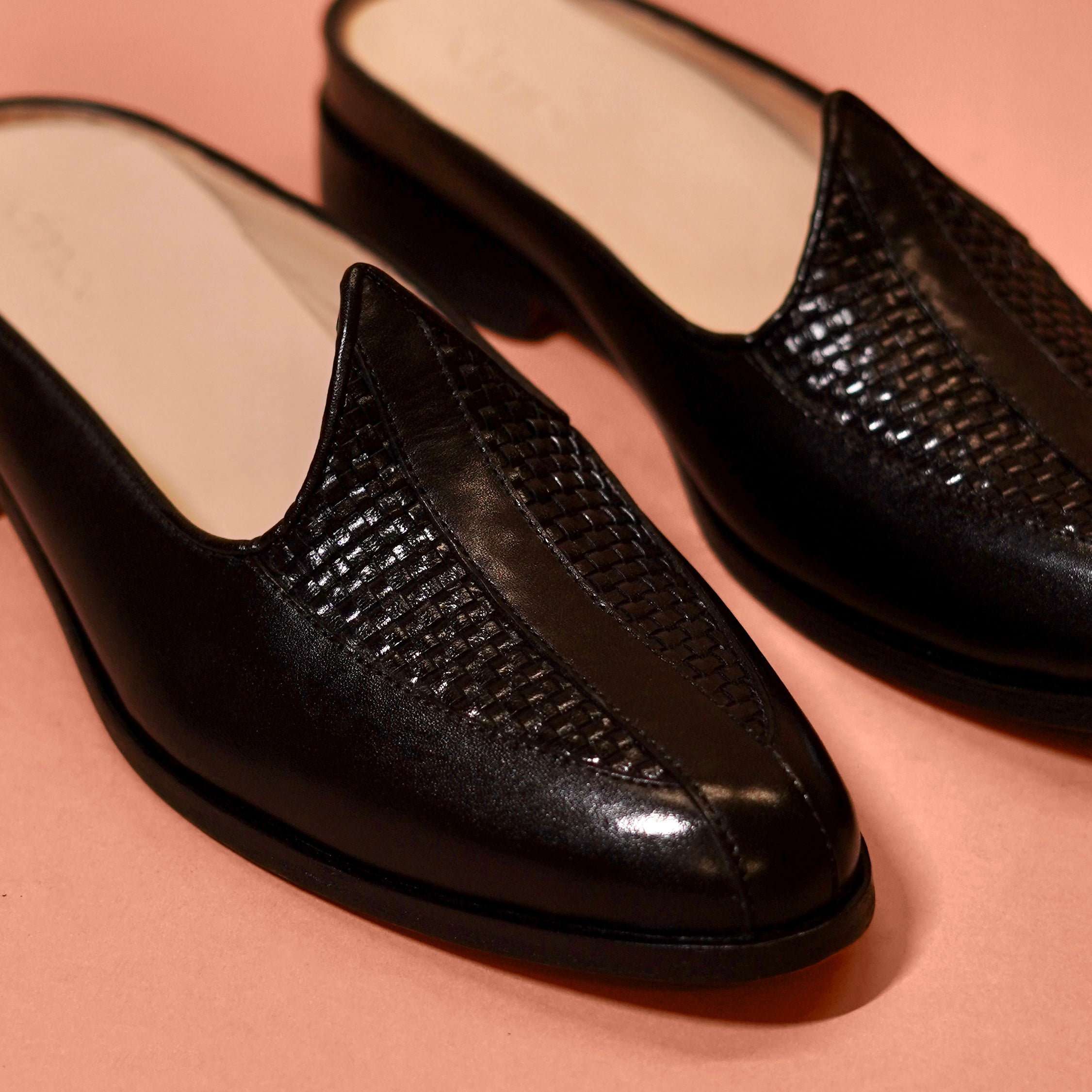 Hoffler Nero Trama – Black Woven Mojri Mule for Men