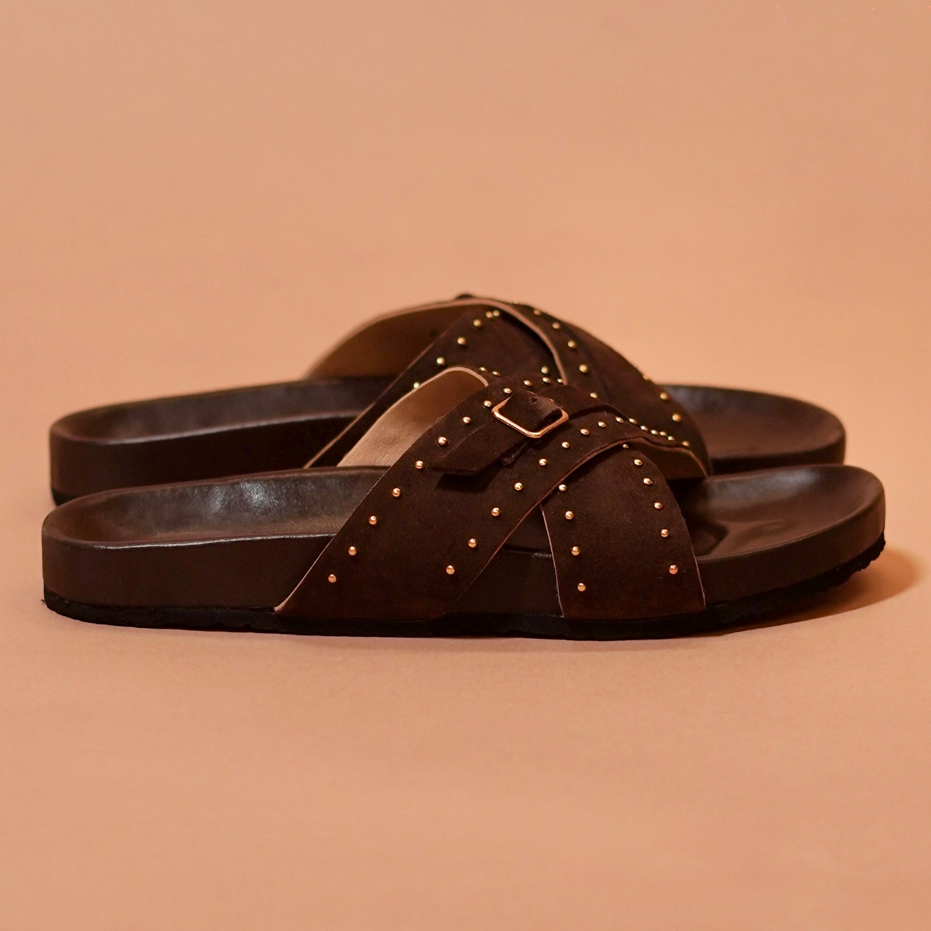 Strappy sandal with rivet detailing