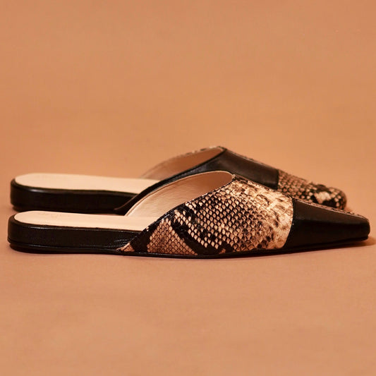 Textured snake pattern mule design
