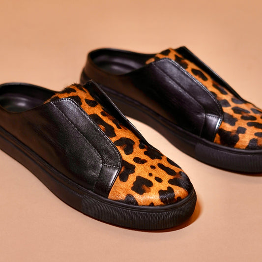 Elastic fit sneaker mule