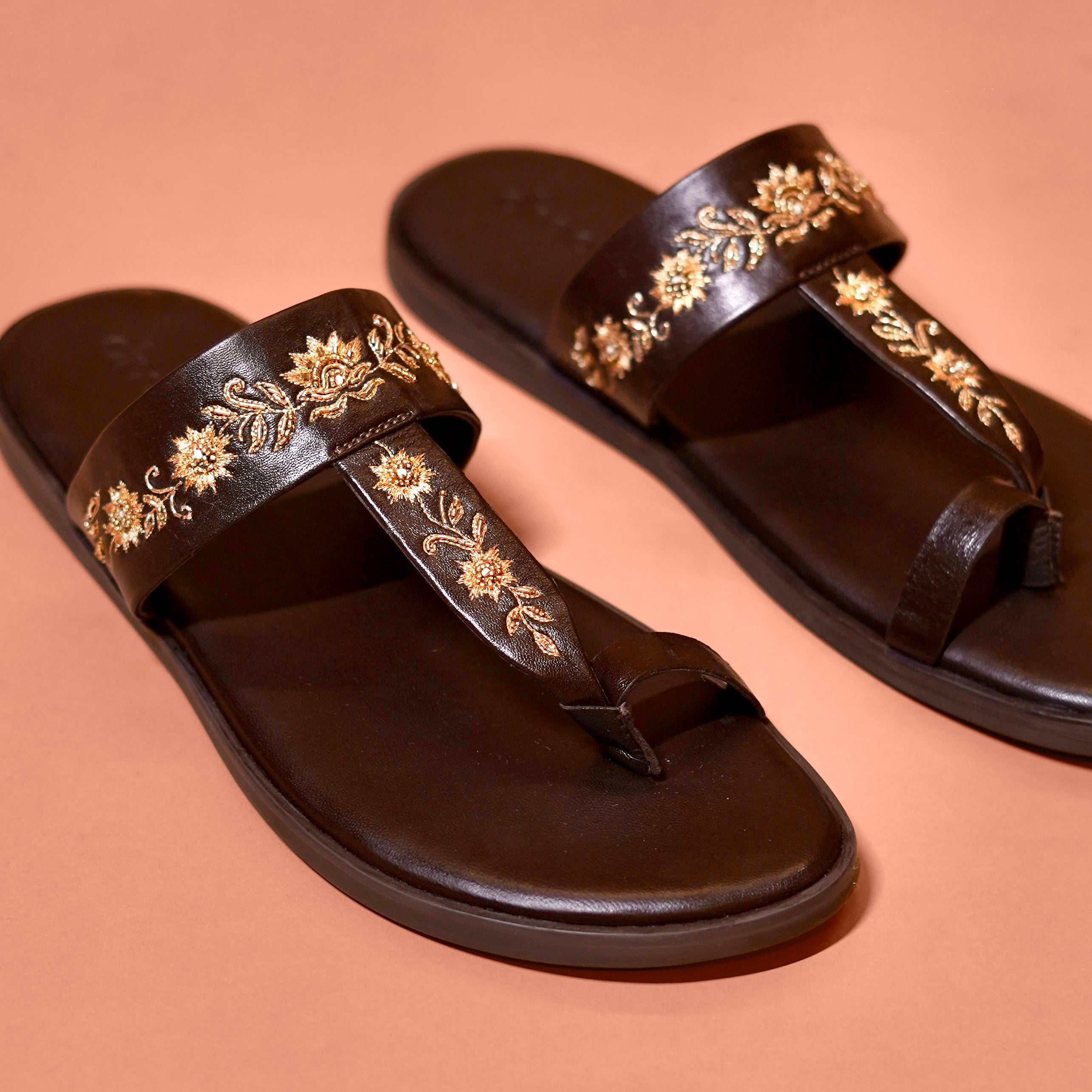 Pelle Ricamo Bruno – Dark Brown Embroidered Toe-Ring Sandals for Men