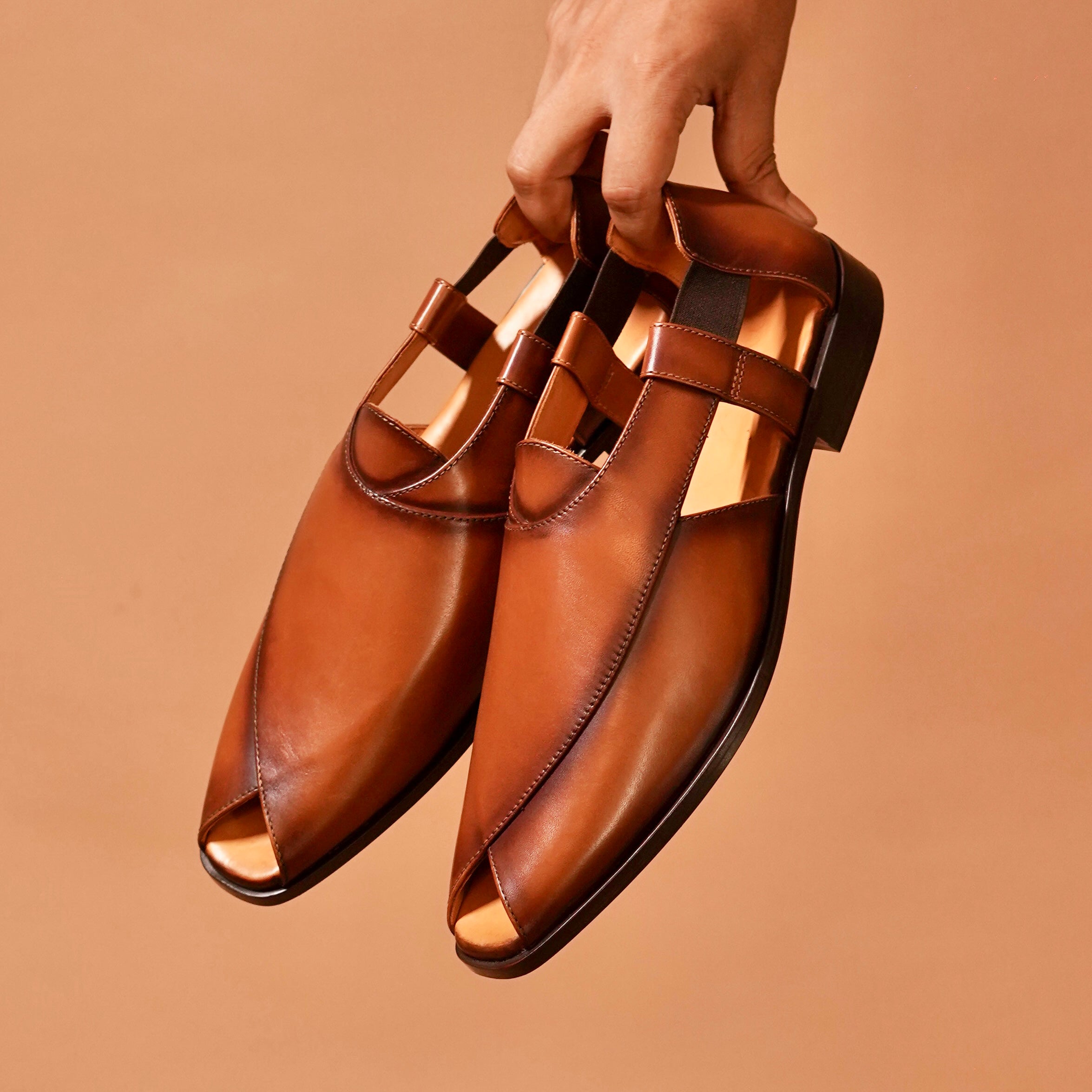 Top angle of Pesha Piazzo Bruno with pointed toe and burnished finish