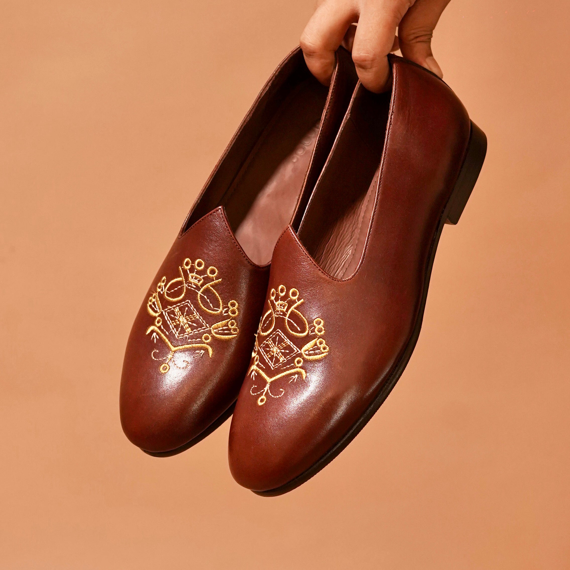 Top view of Ethnico Ricamo Bruno showcasing almond toe and embroidery detail