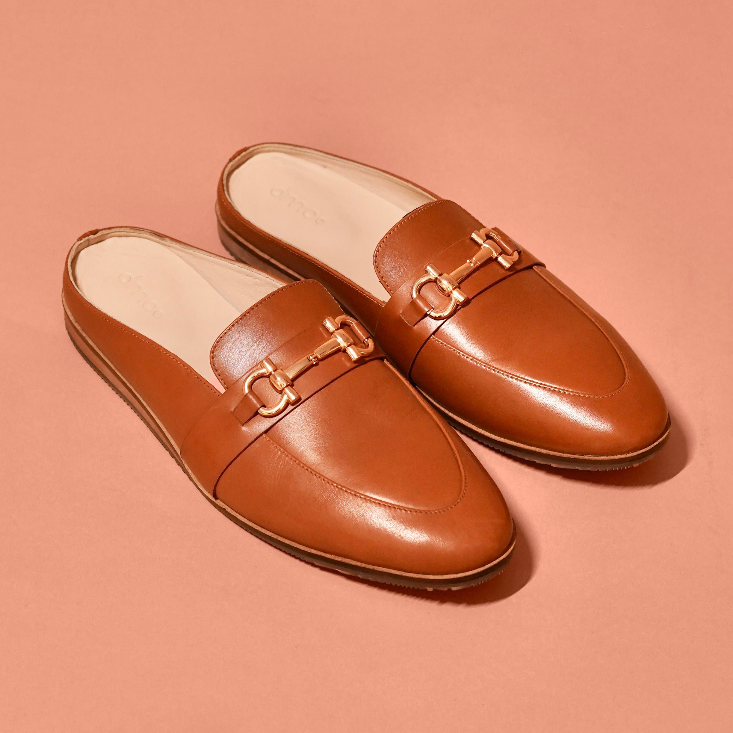 Hoffler Fibio Marrone | Tan horsebit buckle leather mules