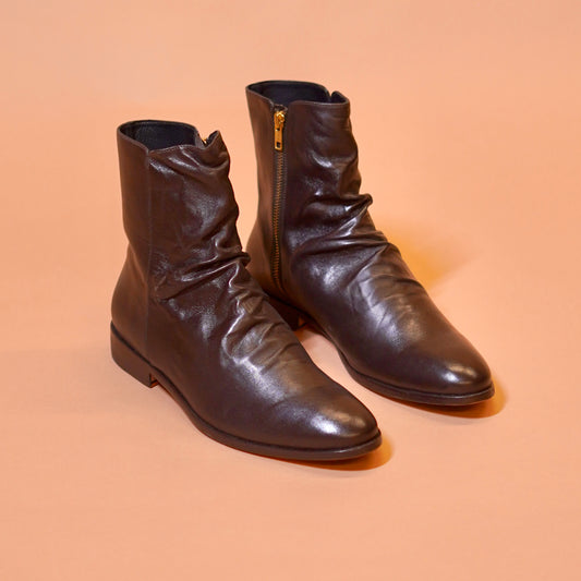 Dark brown wrinkled leather boots for men
