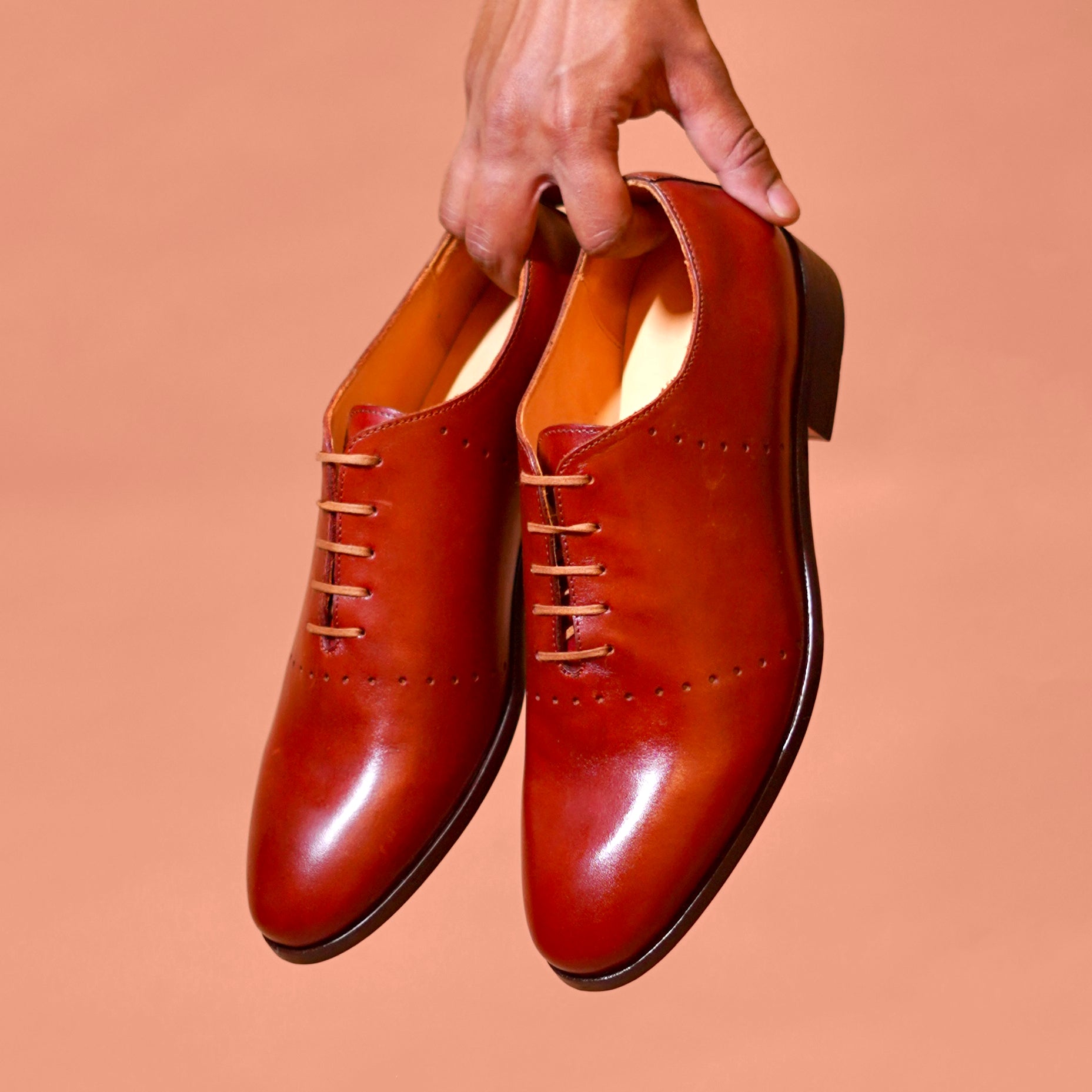 Netto | Dark Tan leather Oxfords with minimal detail