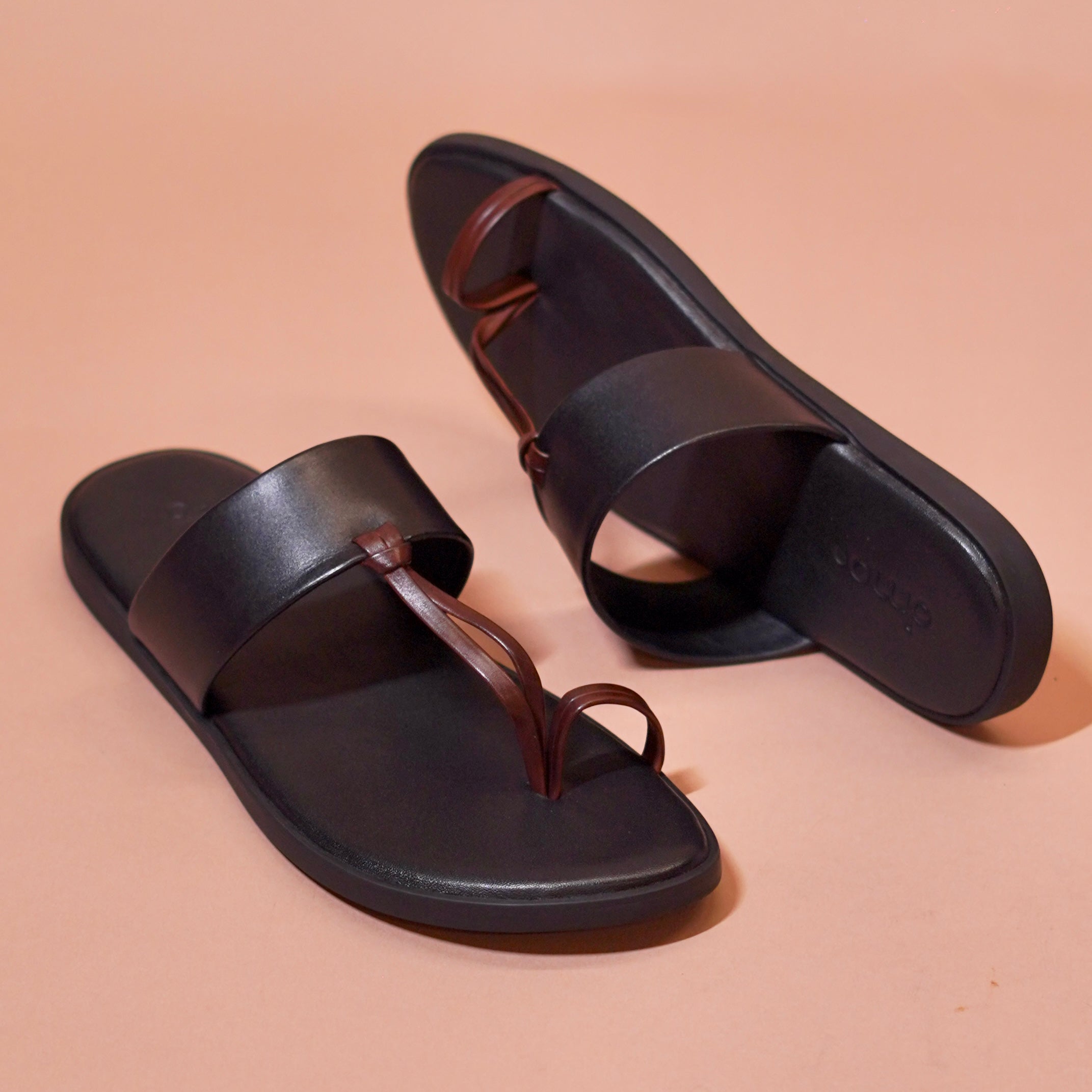 Pelle Antico | Classic brown black full-grain leather chappal