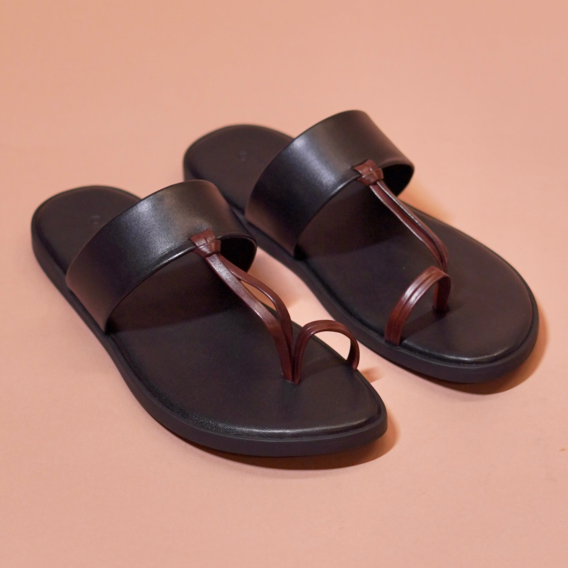 Pelle Antico | Classic brown black full-grain leather chappal