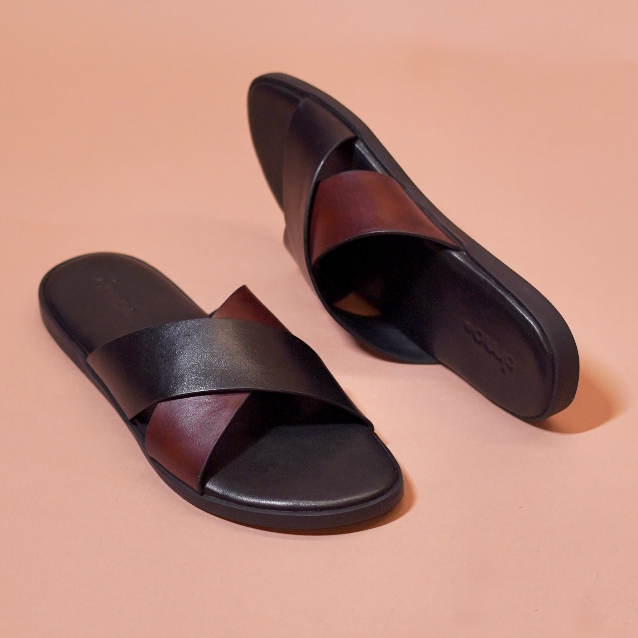 Pelle Espana | Black and Brown full-grain leather chappal