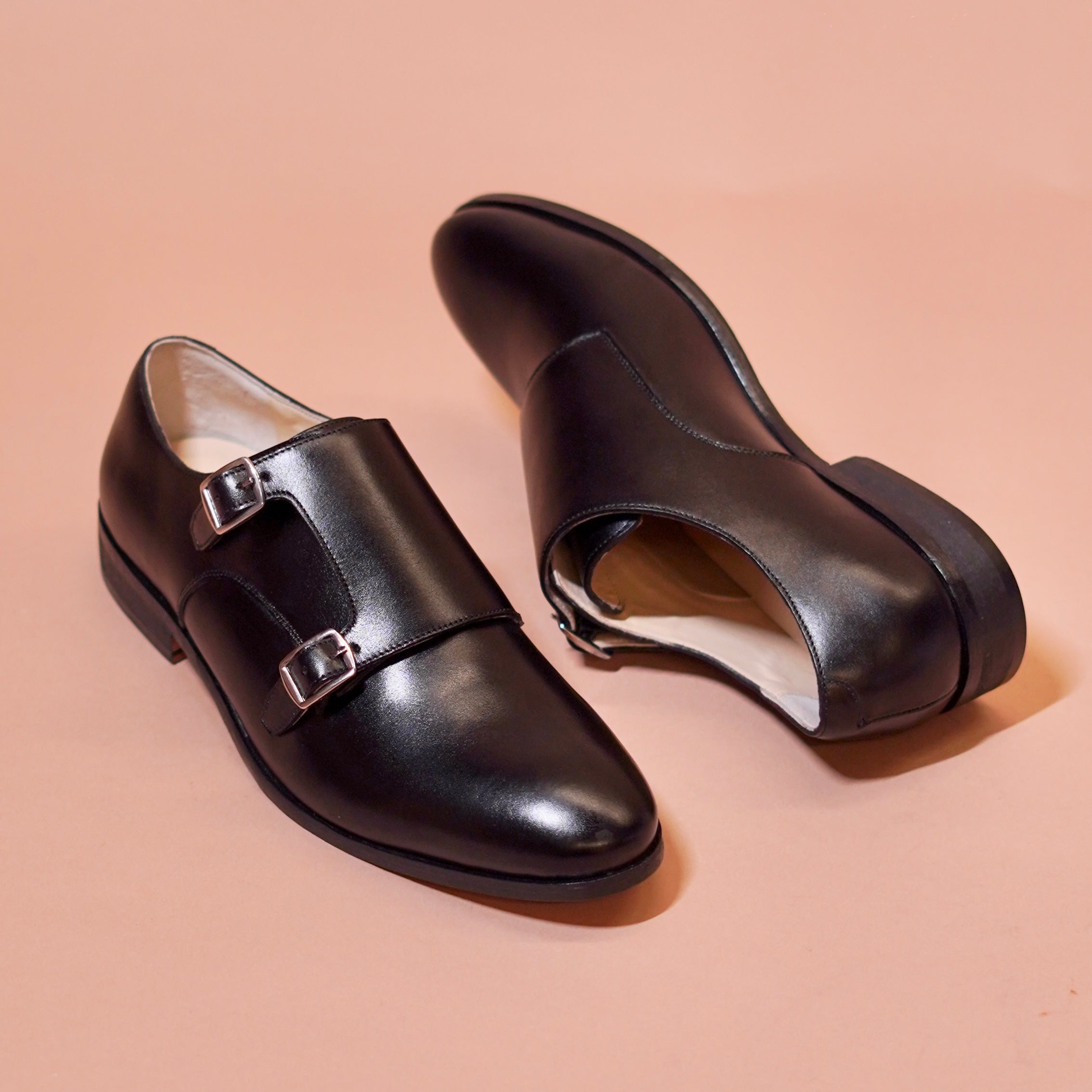 Domo Nera | Classic double monstrap in leather