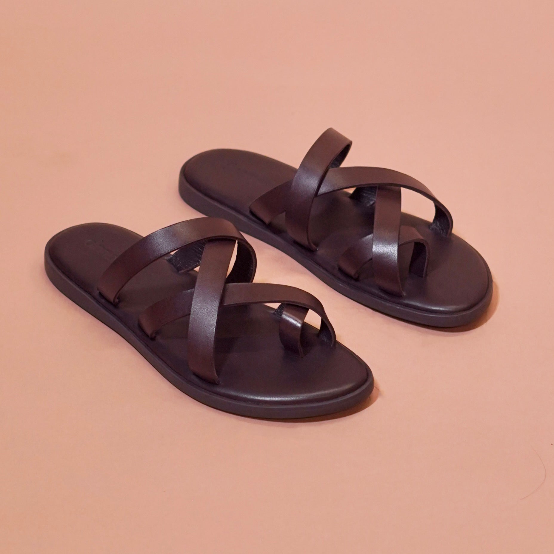 Pelle Espana | Black and Brown full-grain leather chappal