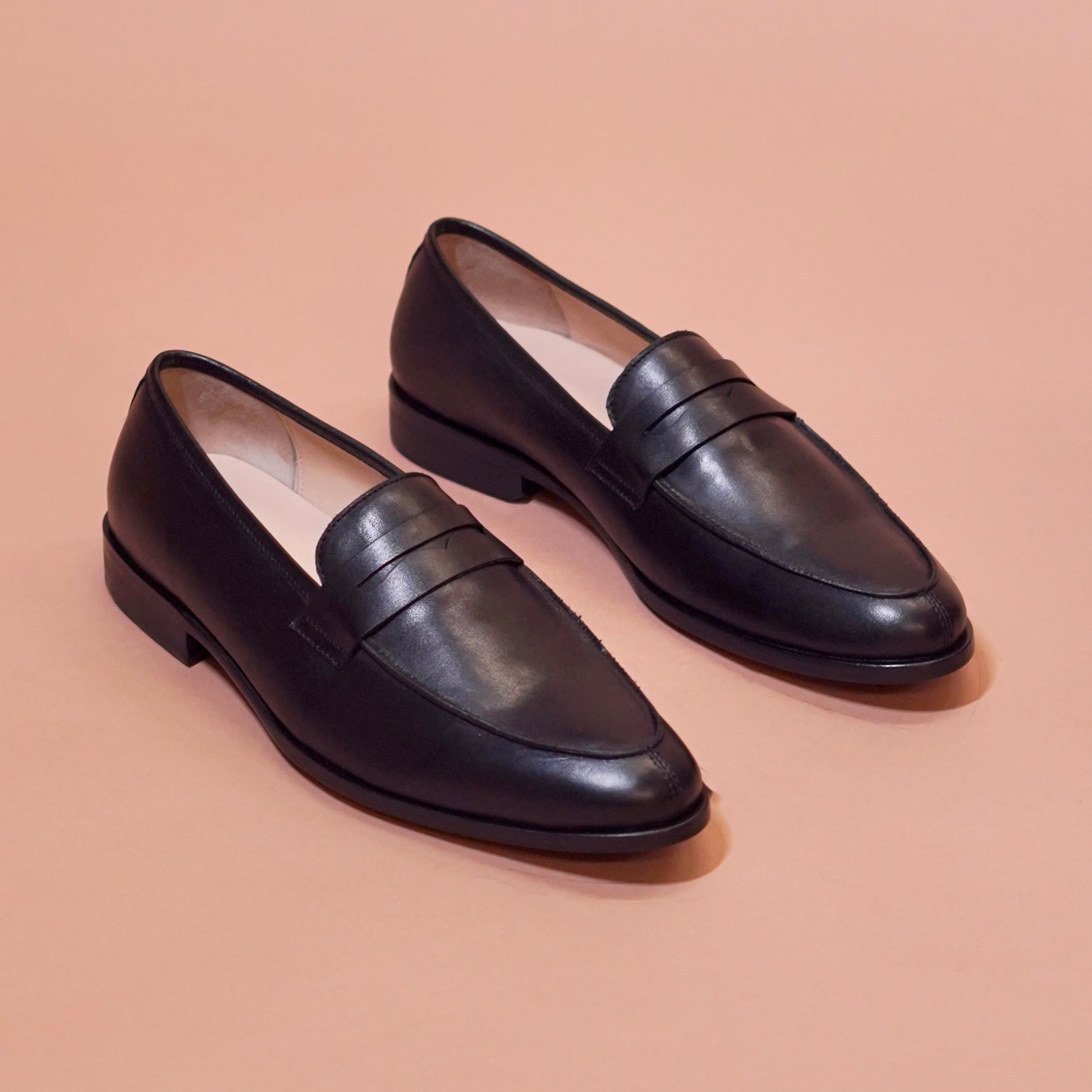Noir | Classic black leather penny loafers