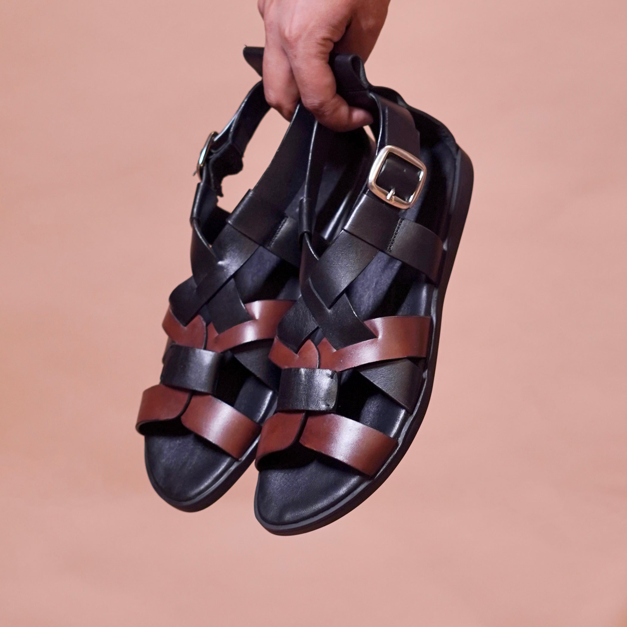 Pelle Nero Marrone | Brown and black gladiator inspired leather sandal