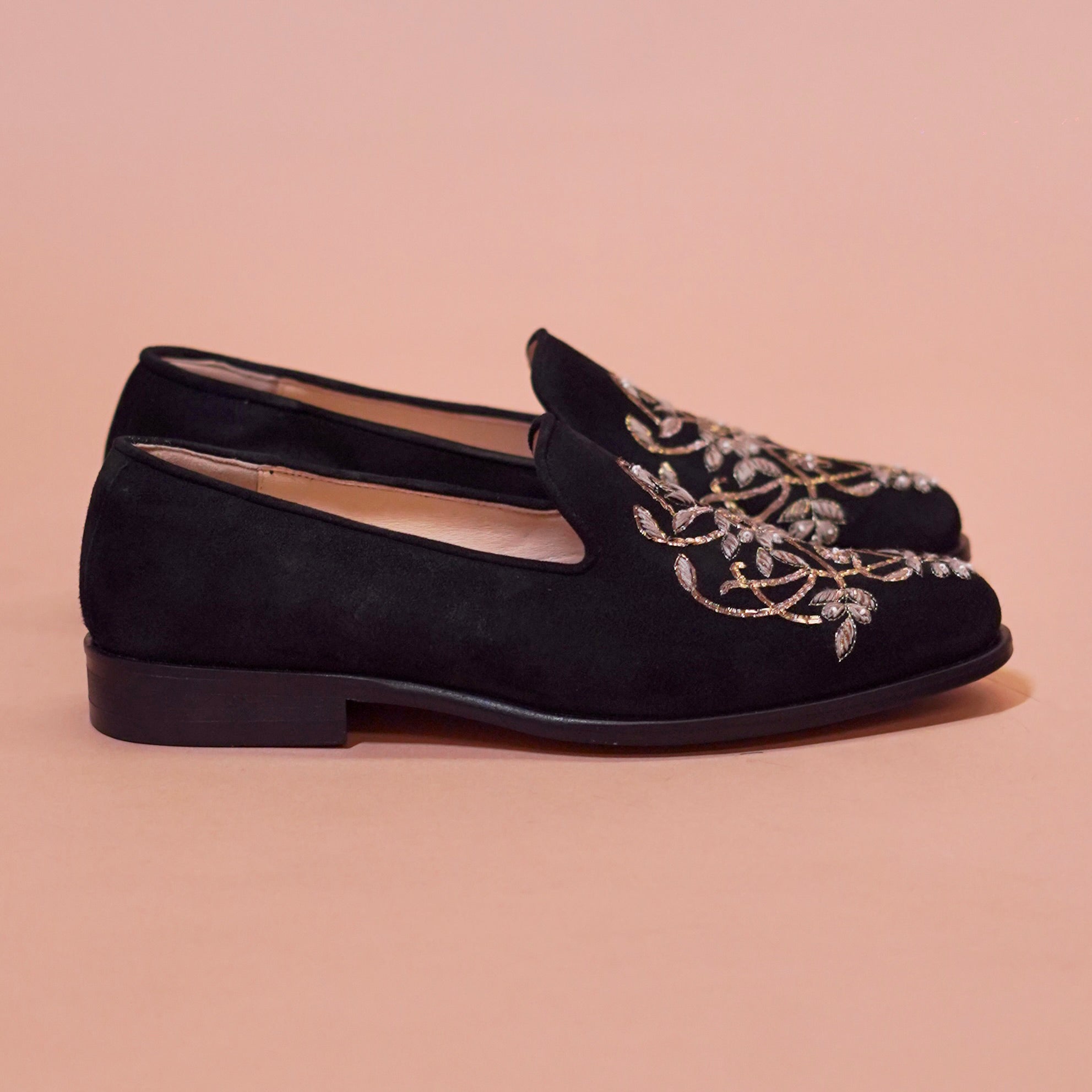 Motivo Nero Zardozo | Black suede zardosi loafers