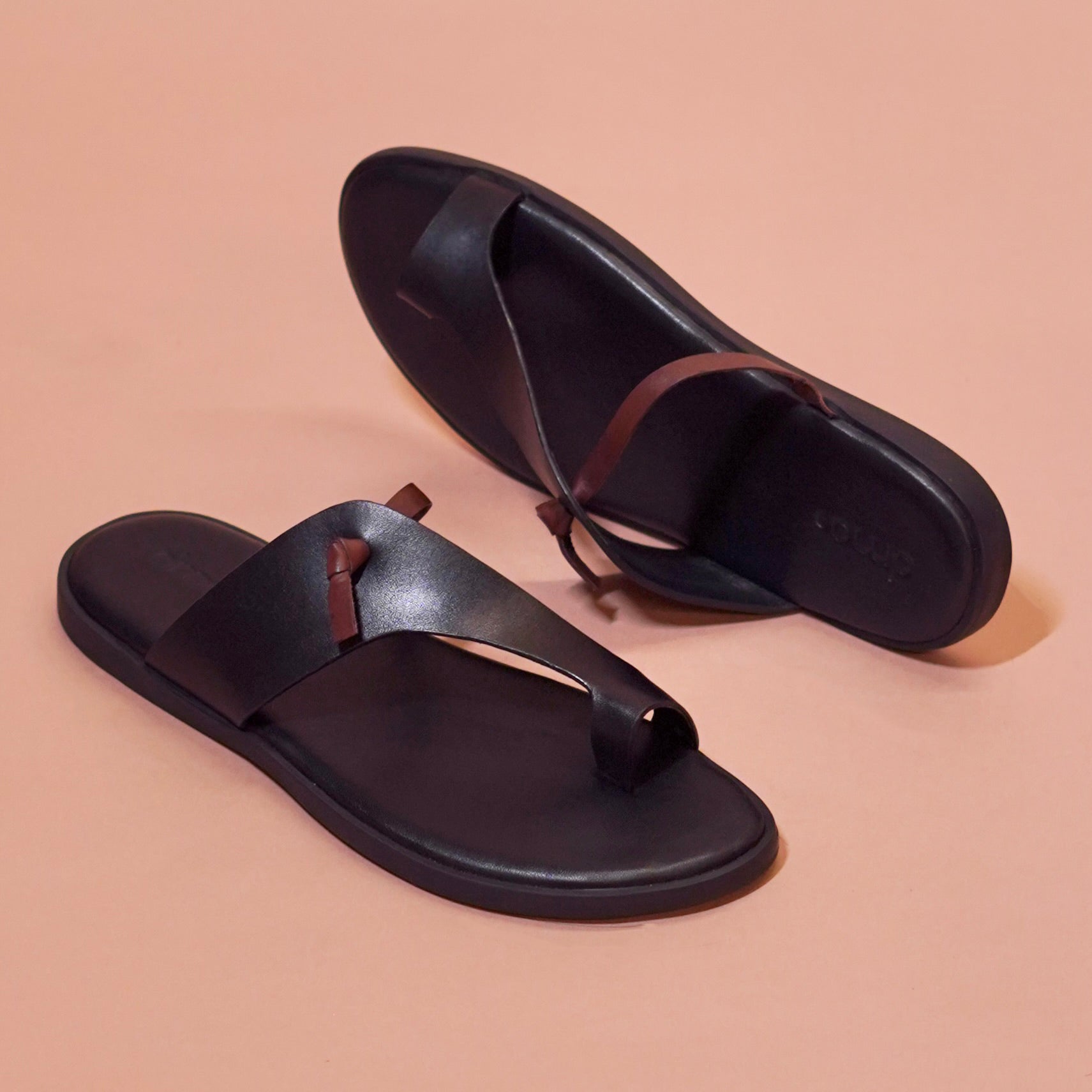 Pelle Mino | Classic brown and black leather chappals