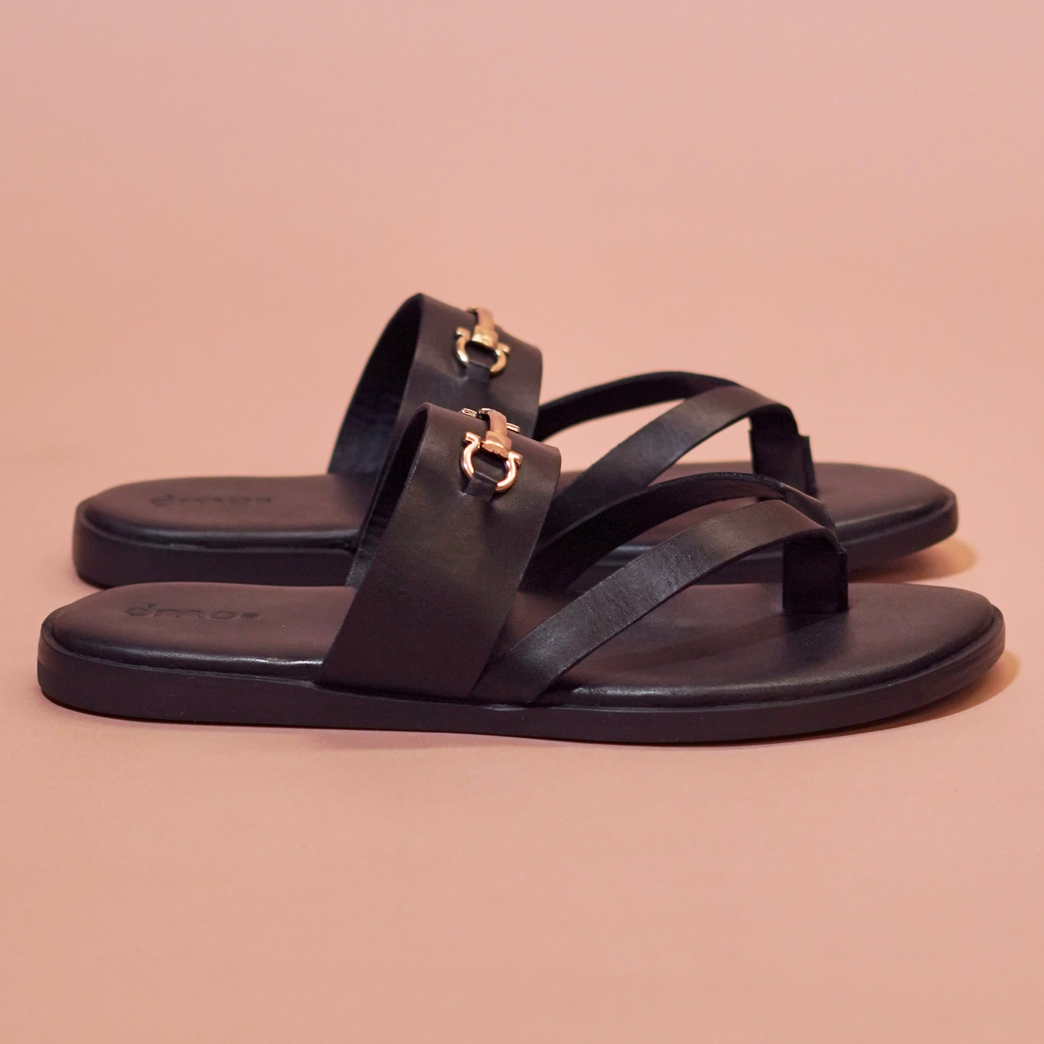 Pelle Fibio | Horsebit buckle leather chappals