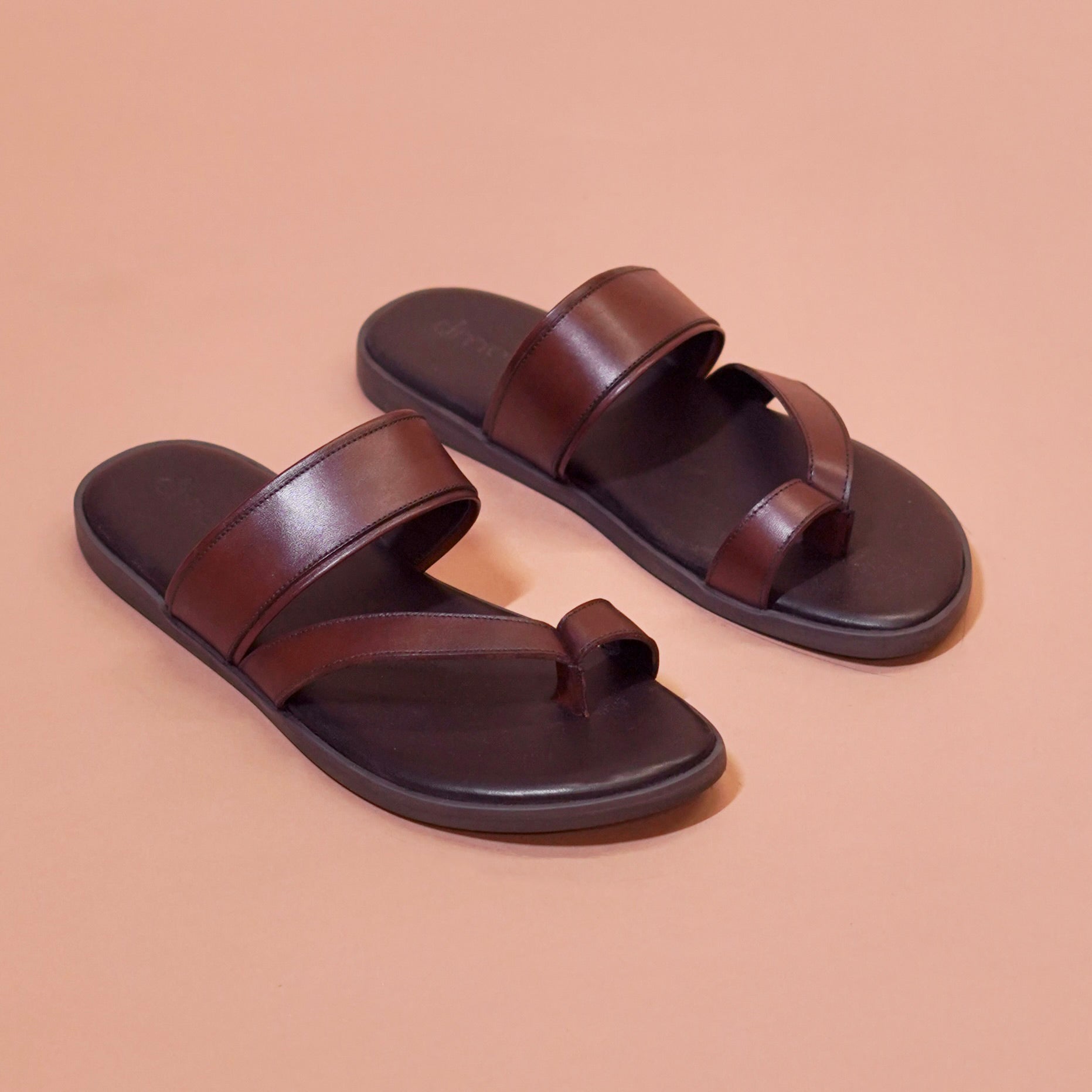 Pelle Francio Marrone | Brown leather sandals with toe-loop