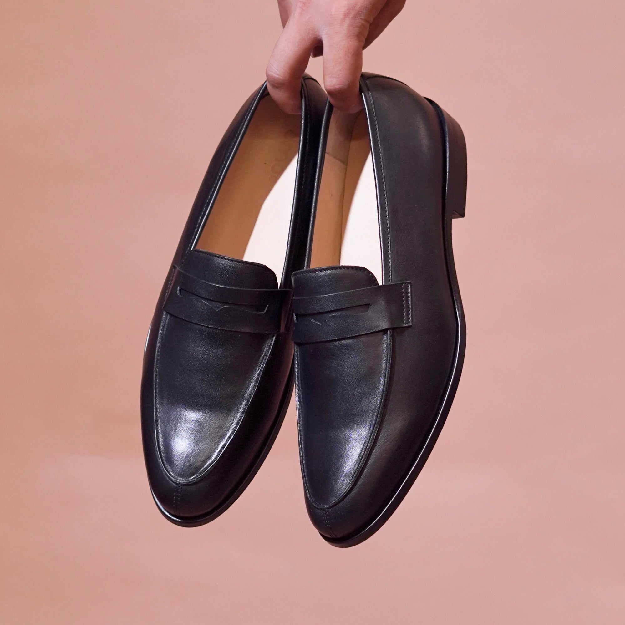 Noir | Classic black leather penny loafers