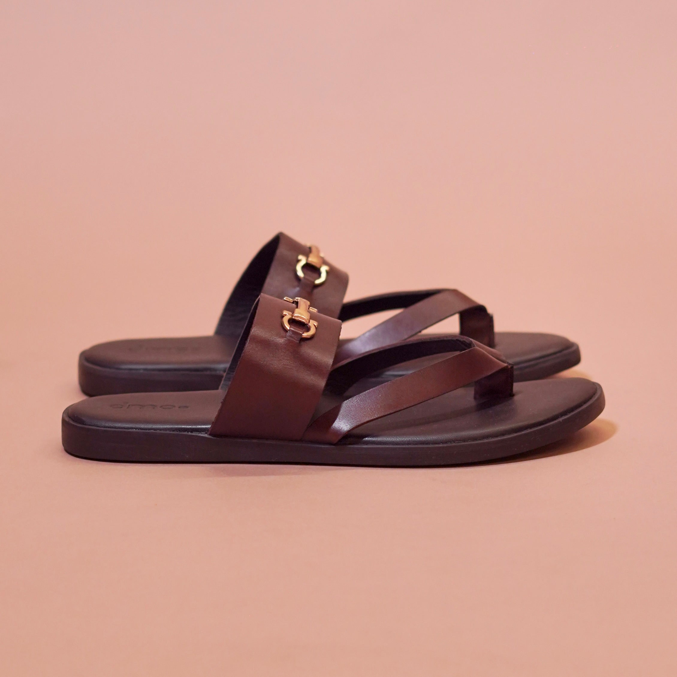 Pelle Fibio Marrone | Brown and golden leather chappals