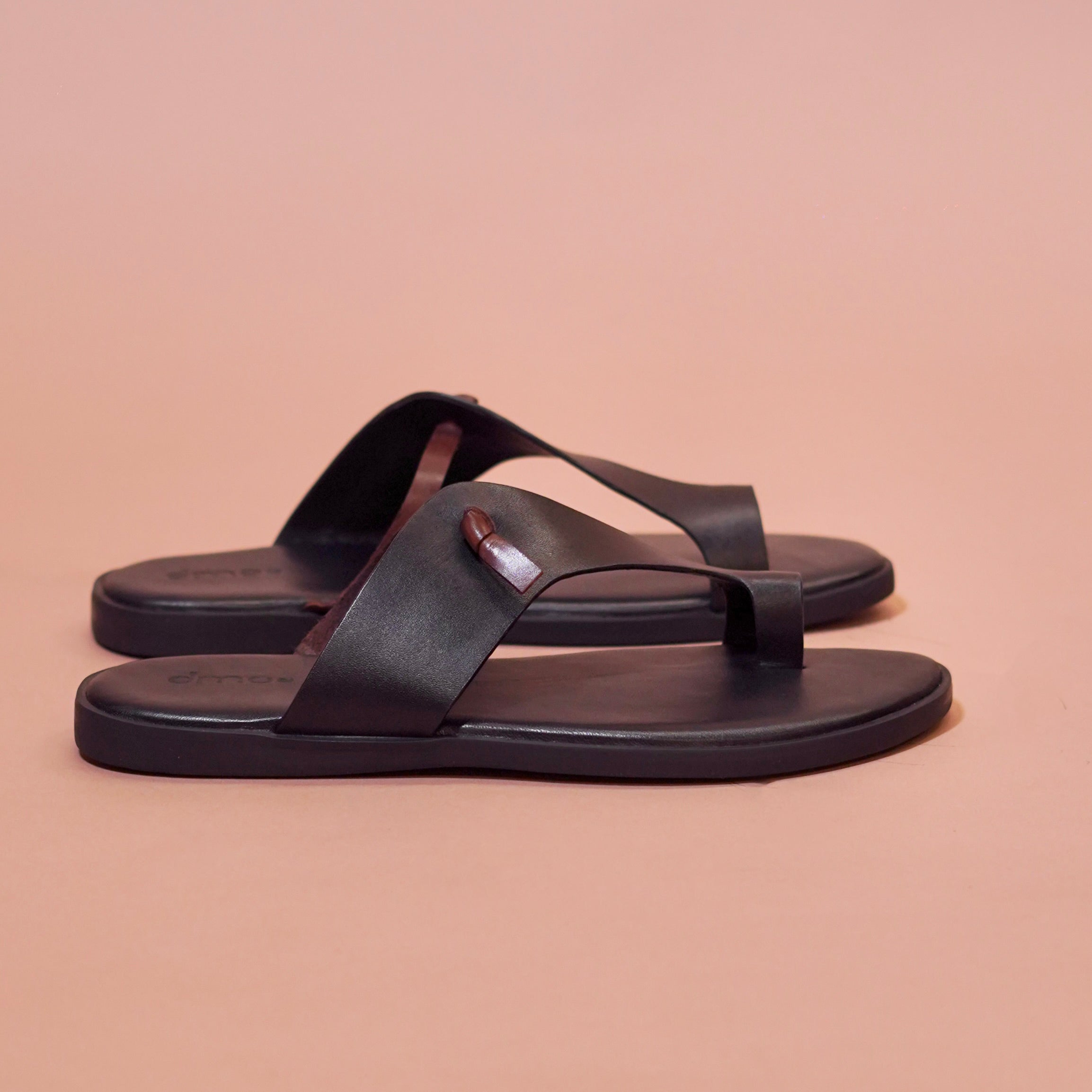 Pelle Mino | Classic brown and black leather chappals