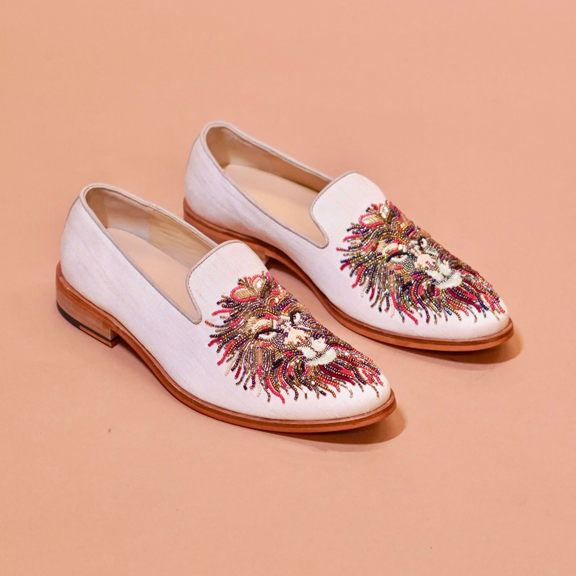 Avorio | Ivory Raw Silk zardozi embroidered loafers