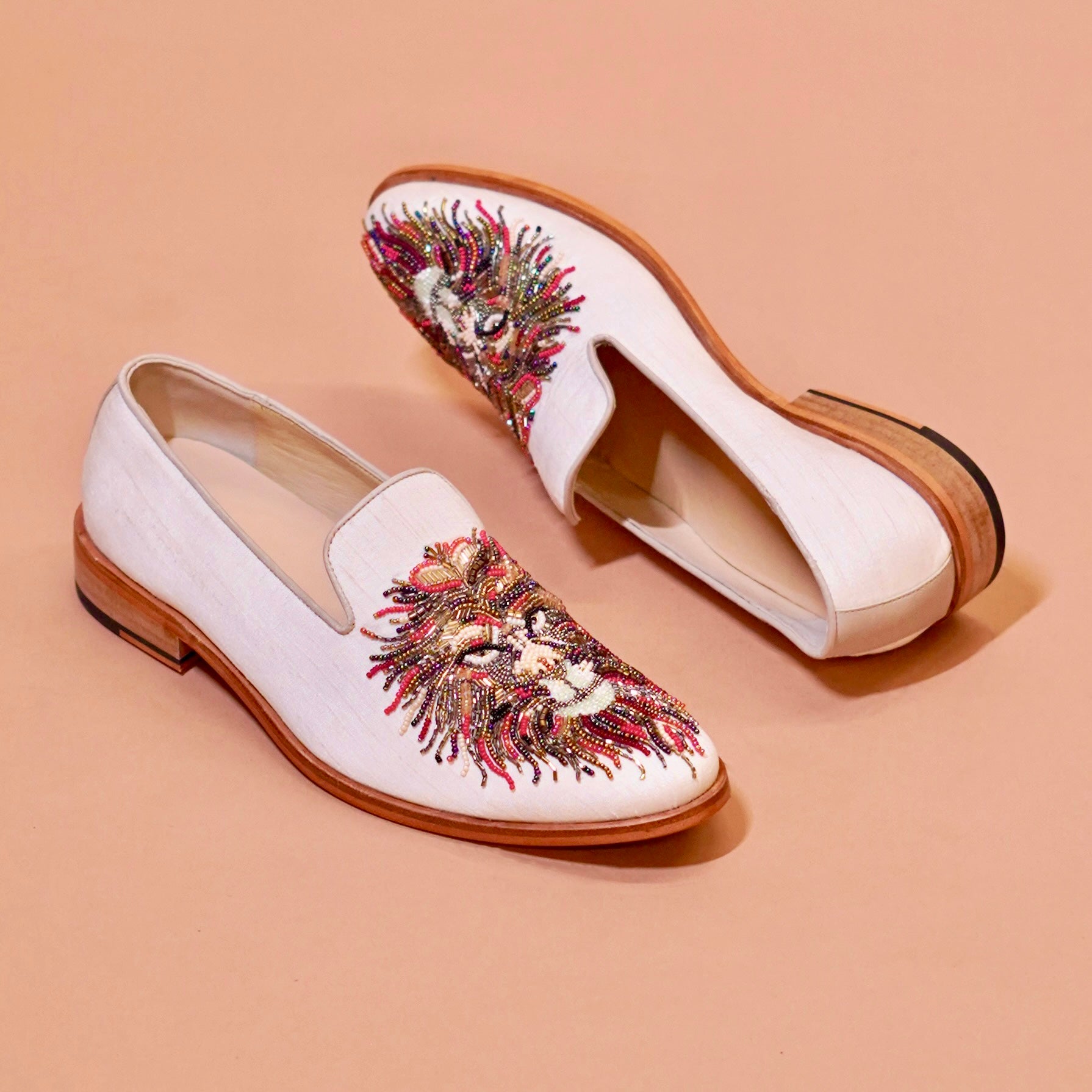 Avorio | Ivory Raw Silk zardozi embroidered loafers