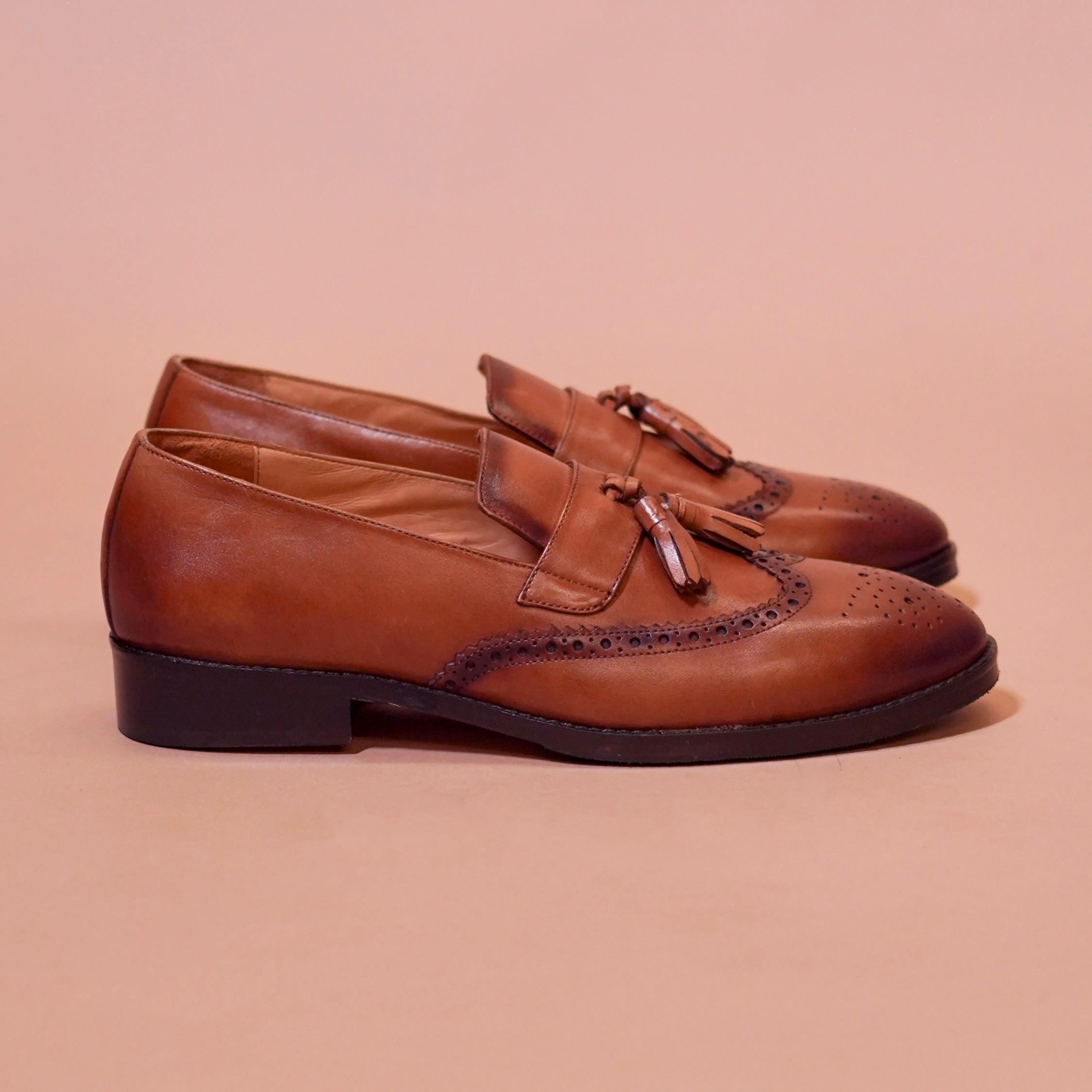Motivo Broguo | Tan full-grain handcrafted loafers
