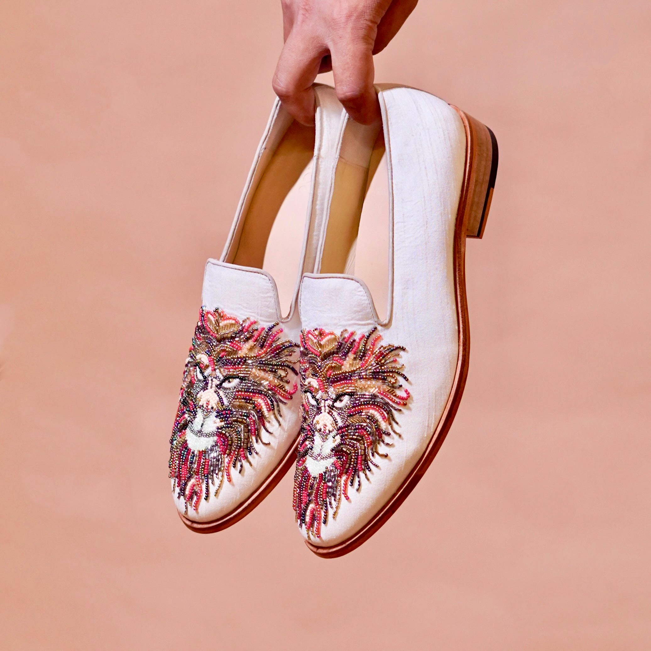 Avorio | Ivory Raw Silk zardozi embroidered loafers