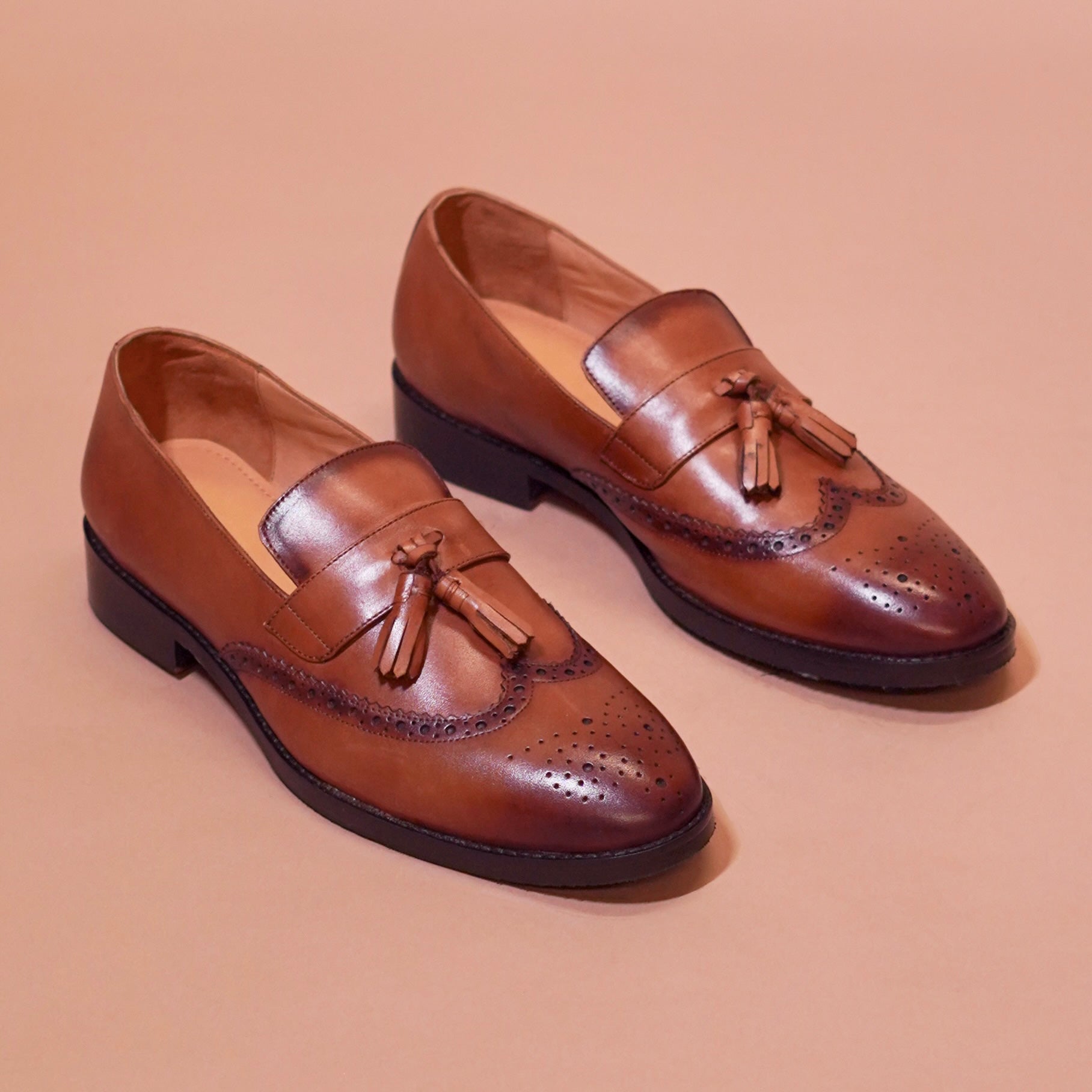 Motivo Broguo | Tan full-grain handcrafted loafers