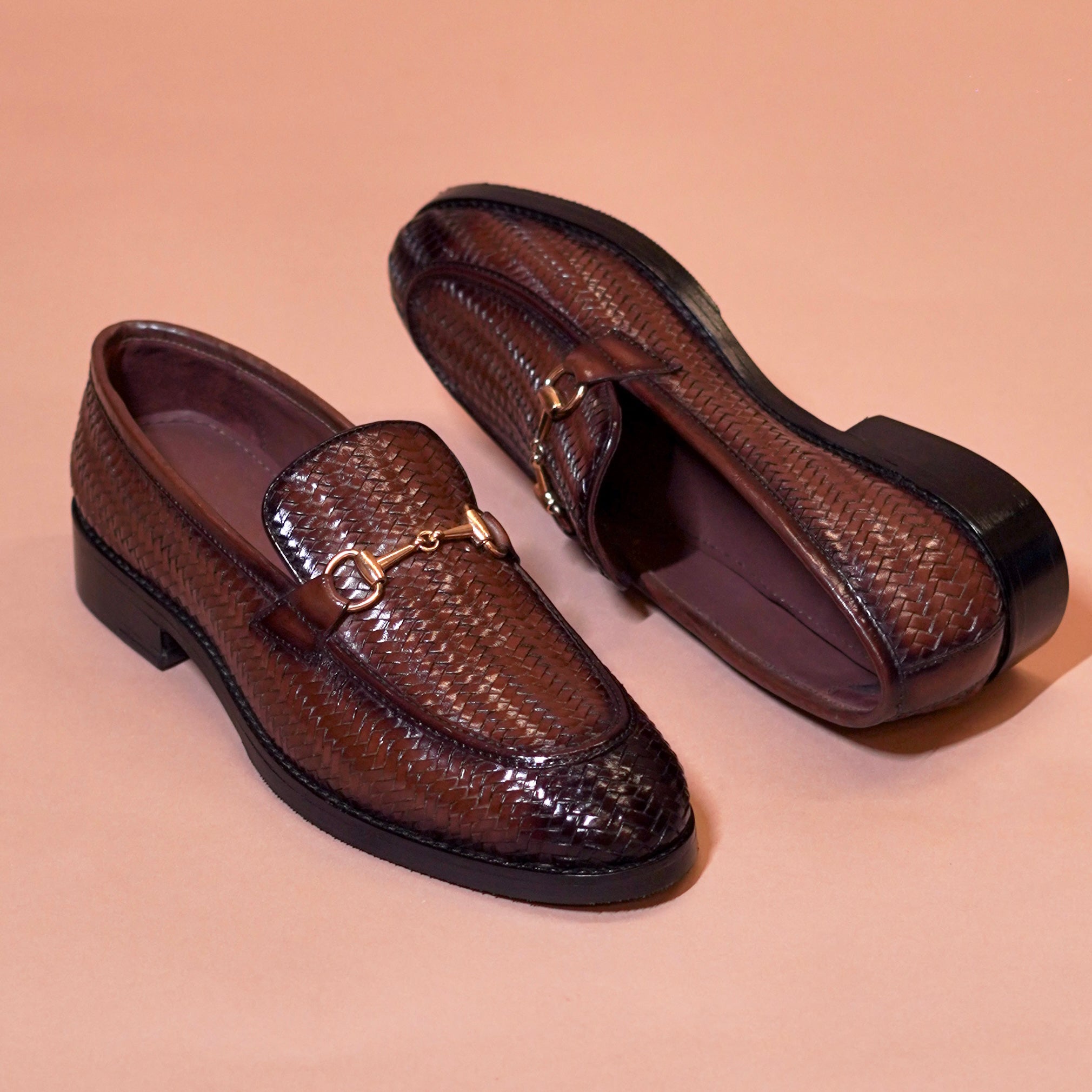 Trama Bruno horsebit loafer with burnished finish – close-up