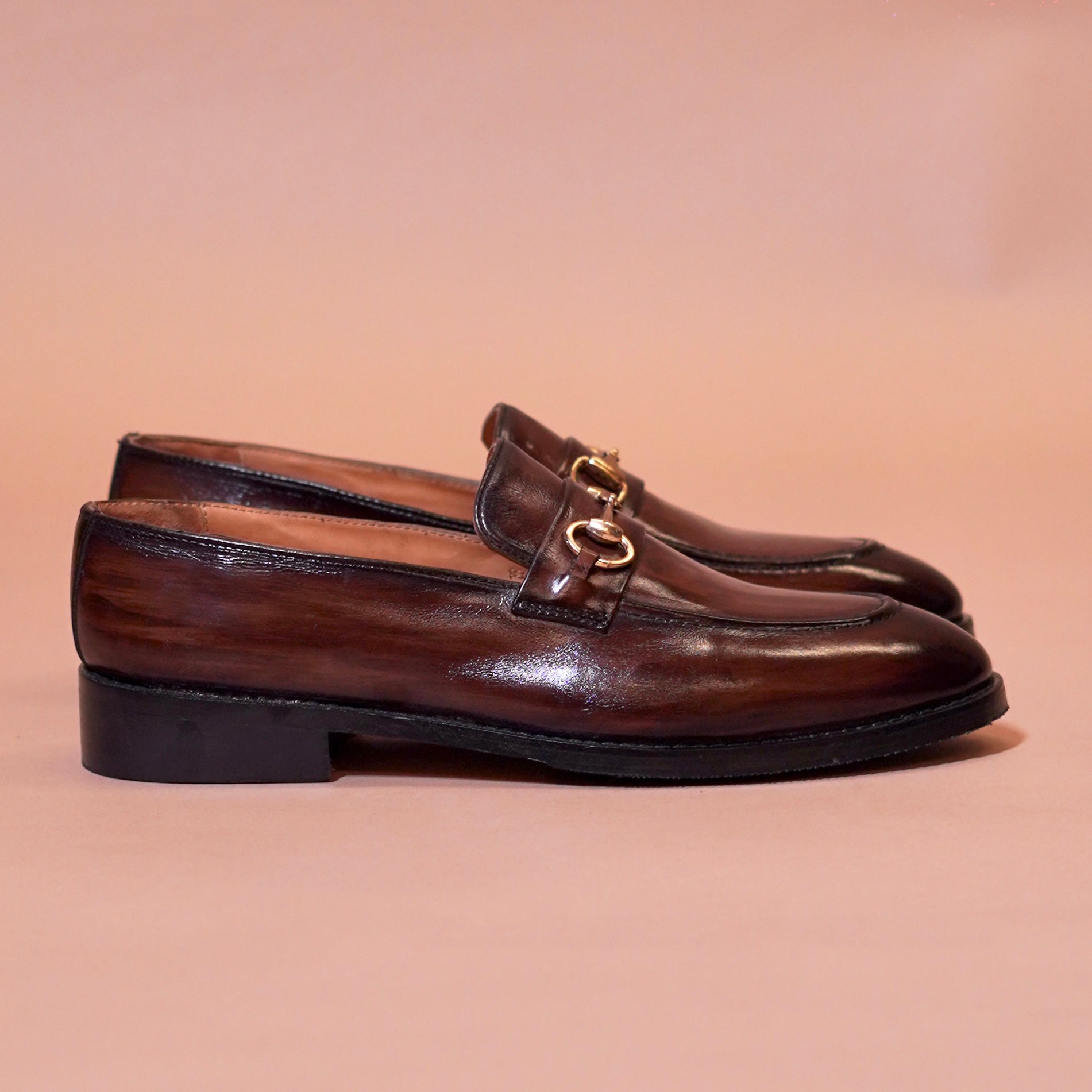 Hand-painted leather loafer for men with golden hardware – side profile