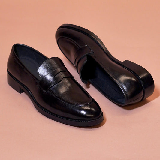 Close-up of black leather and black sole on Nero Scuro