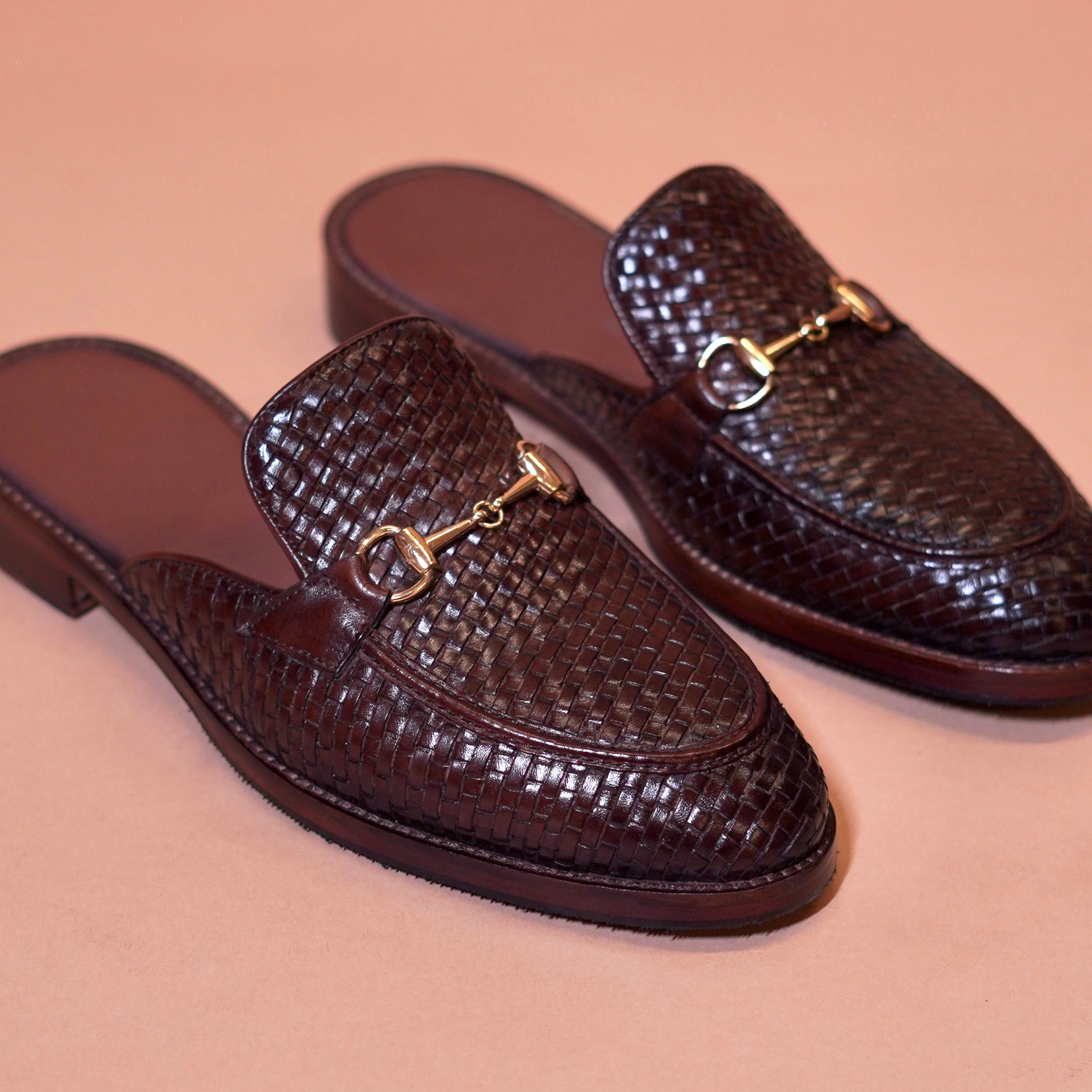 Hoffler Tesso Moro horsebit mule with golden hardware – close-up