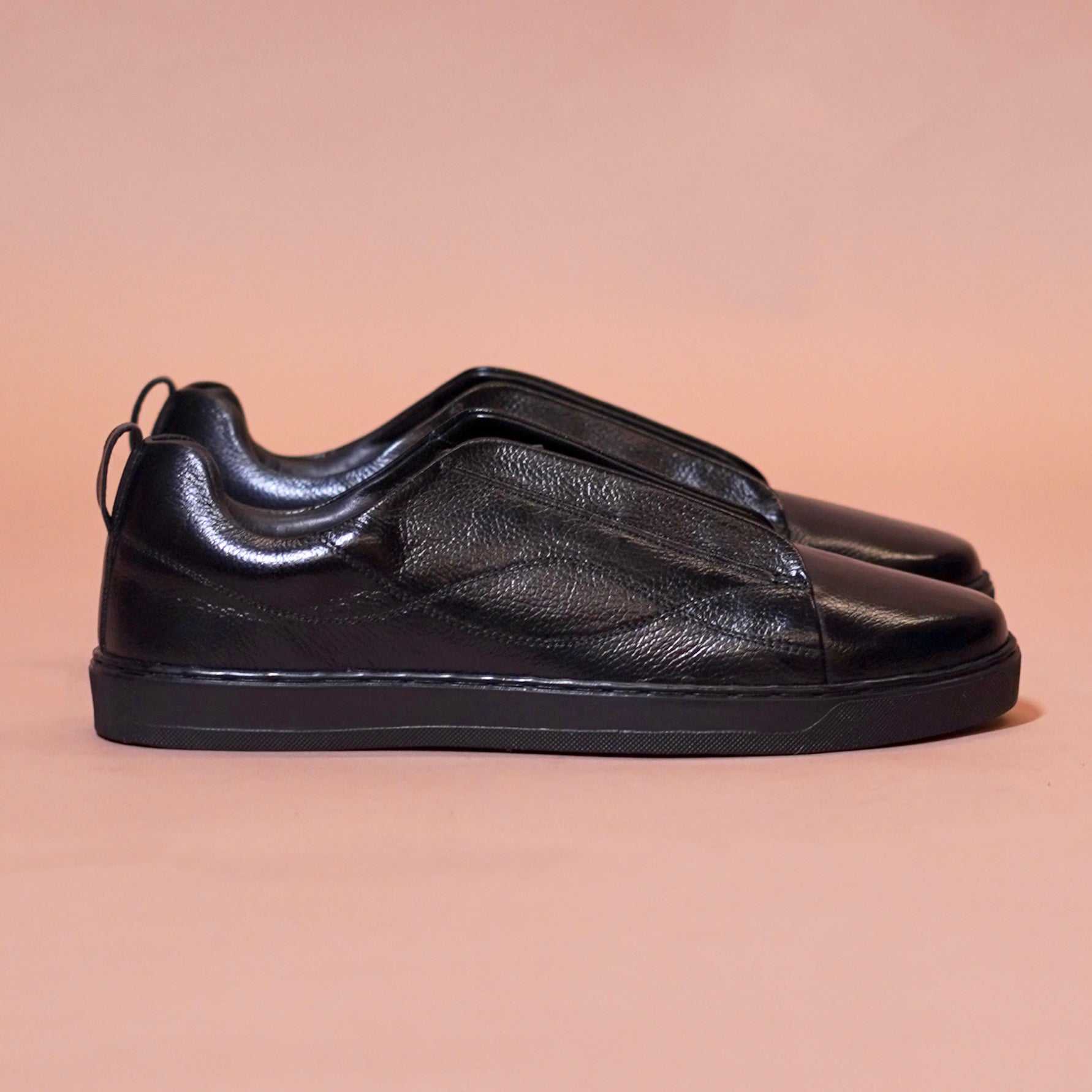 Scarpa Nero Flex black leather sneakers with elastic lace closure – side view