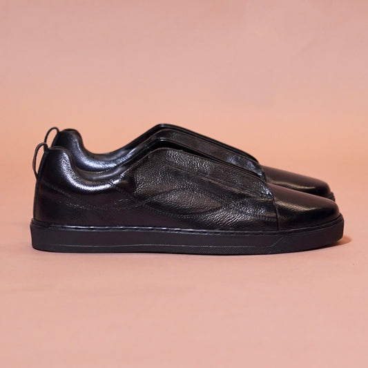 Scarpa Nero Flex black leather sneakers with elastic lace closure – side view