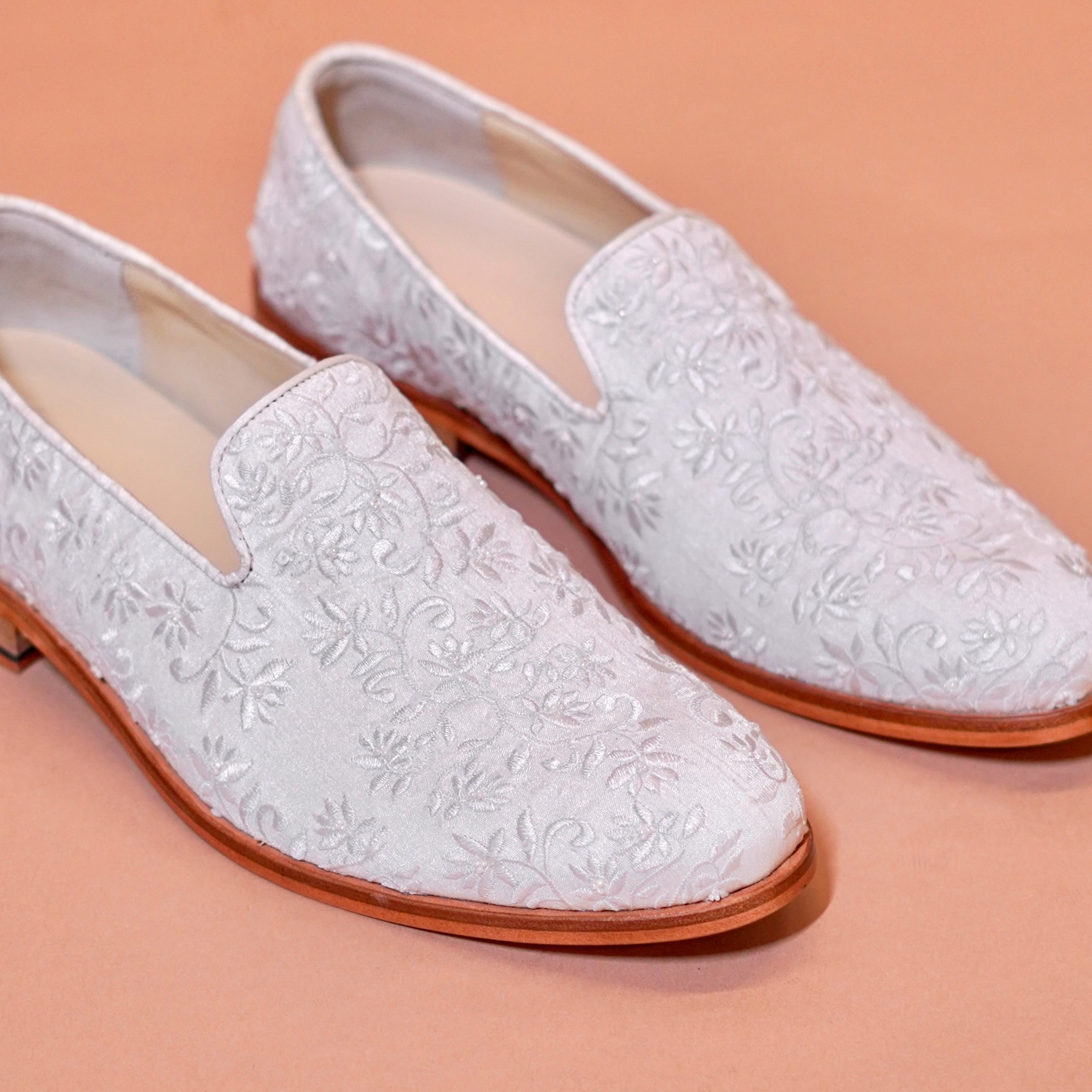 Ricamo Rosa – Powder Pink Silk Embroidered Loafer for Men