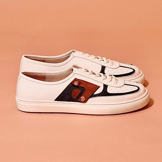 Functional side mini-pocket on Bianco Azzuro white sneaker