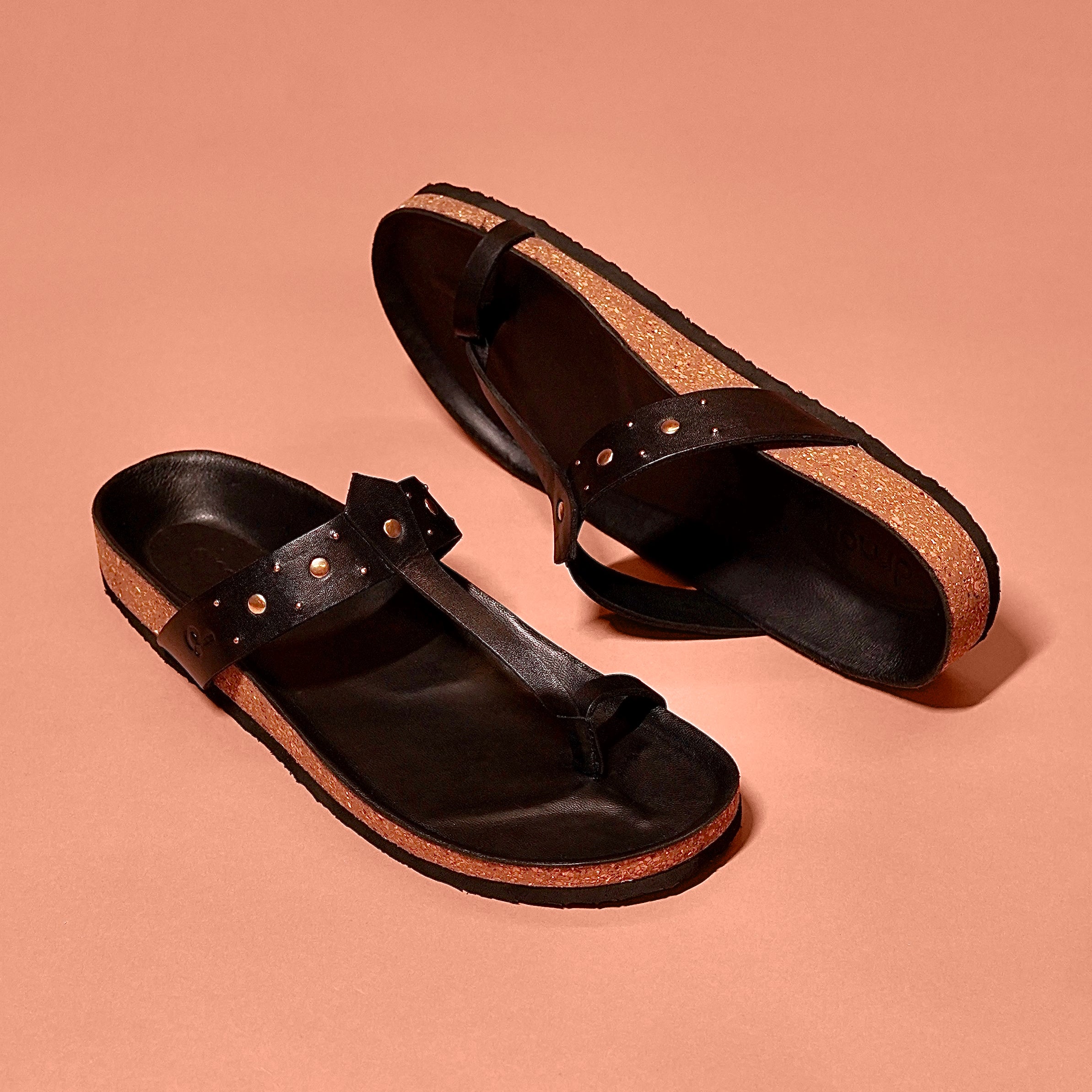 Pelle Corko Riveto – Black Leather Cork Chappal with Rivets