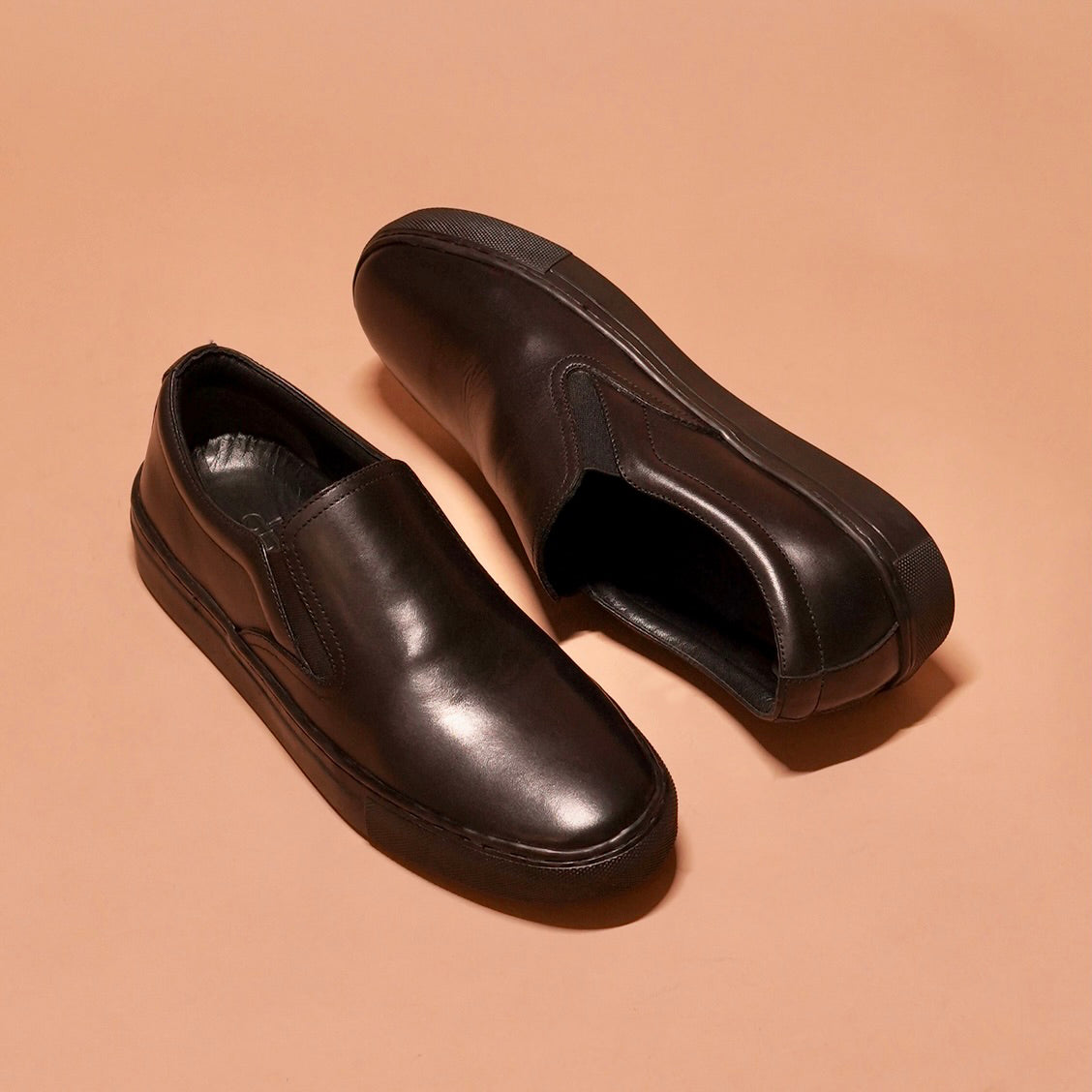 Scarpo Nero paired with casual outfits for a versatile look.