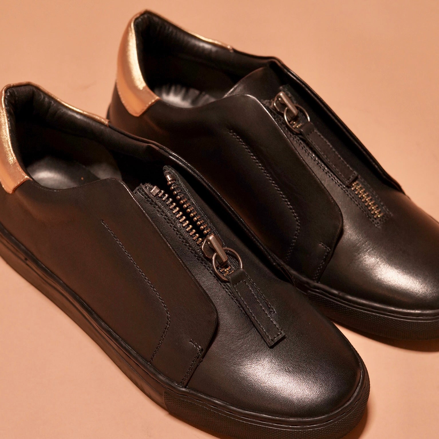 Pigro Nero paired with casual outfits for a convenient and stylish look.