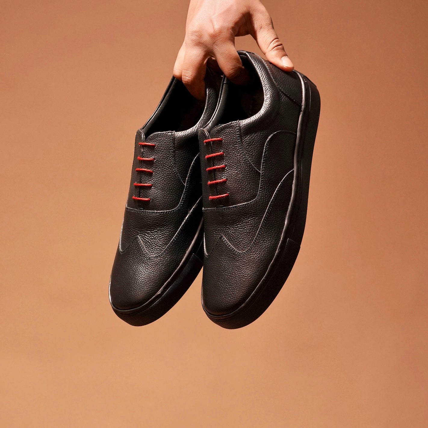 Fresco Carbonio – Black Milled Leather Sneaker for Men